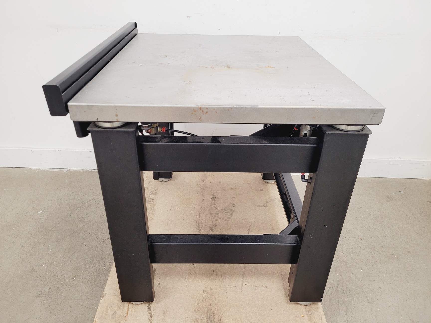 Image of TMC 63-530 Anti-Vibration Table
