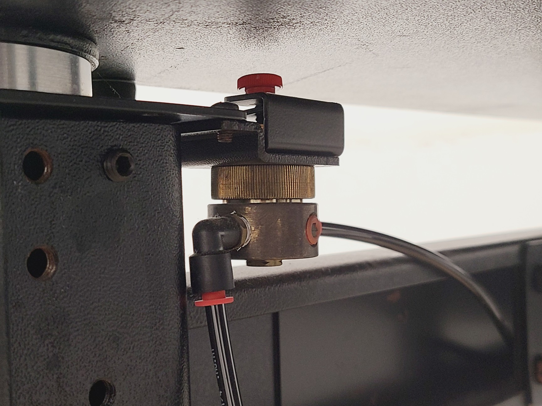 Image of TMC Model 63-530 Anti-Vibration Table