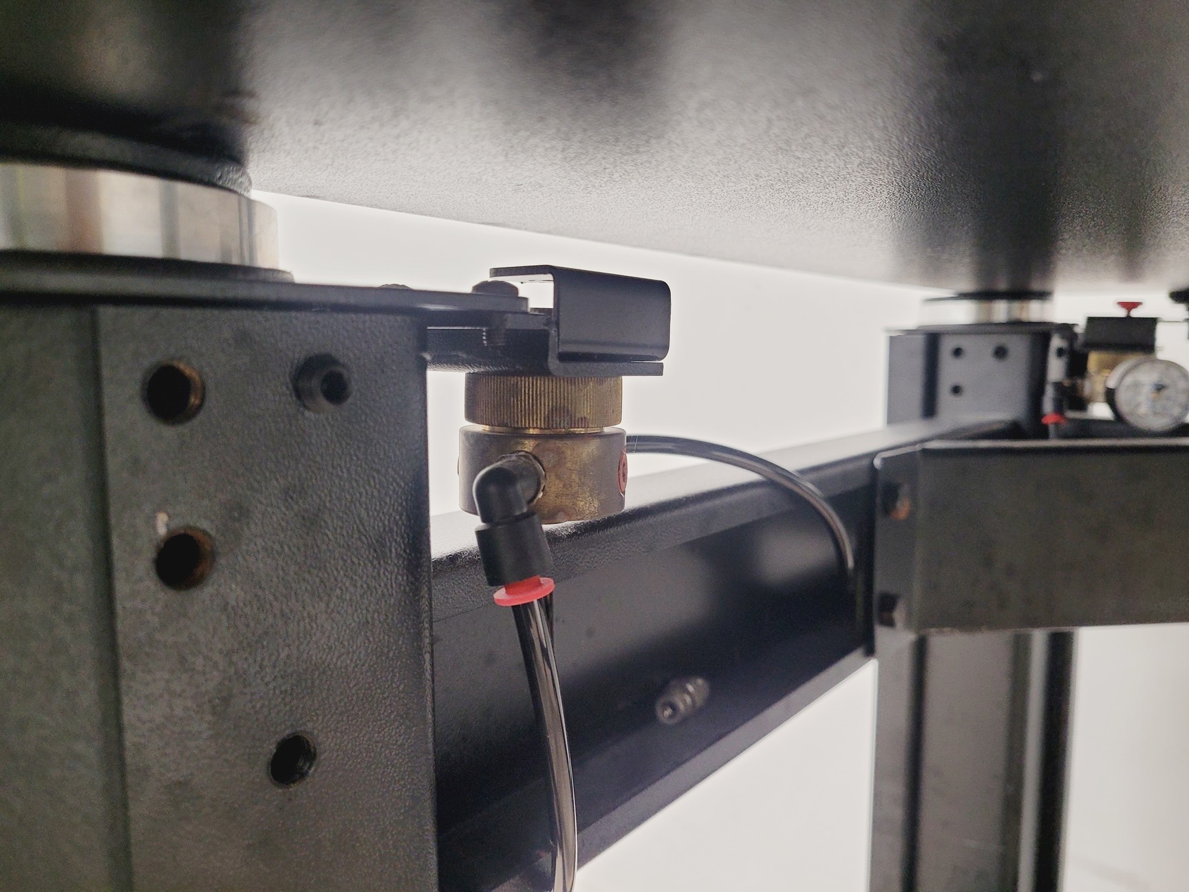 Image of TMC Anti-Vibration Table Model 63-530 Lab