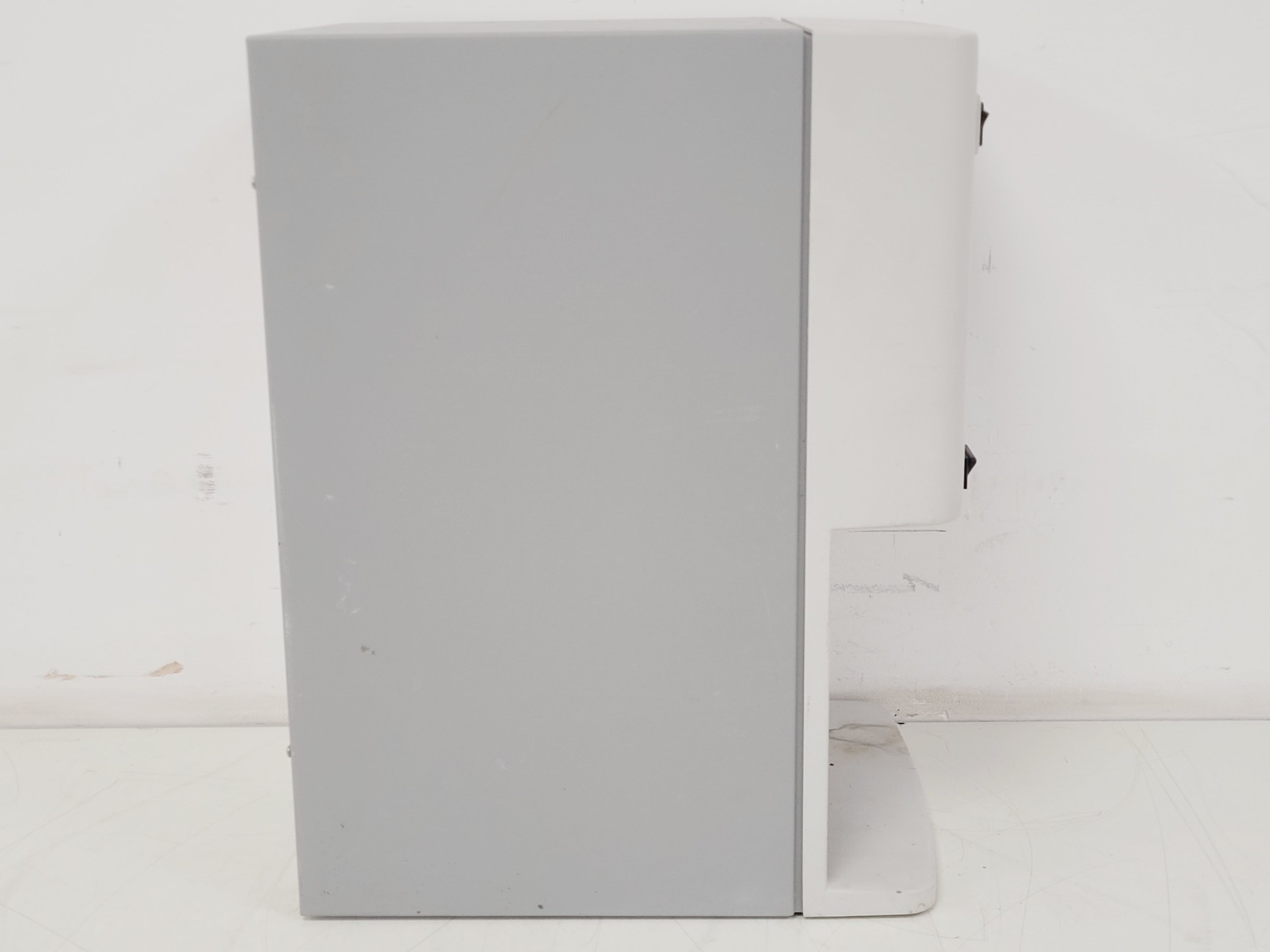 Image of Beckman Coulter Z2 Coulter Particle Counter and Size Analyzer Lab