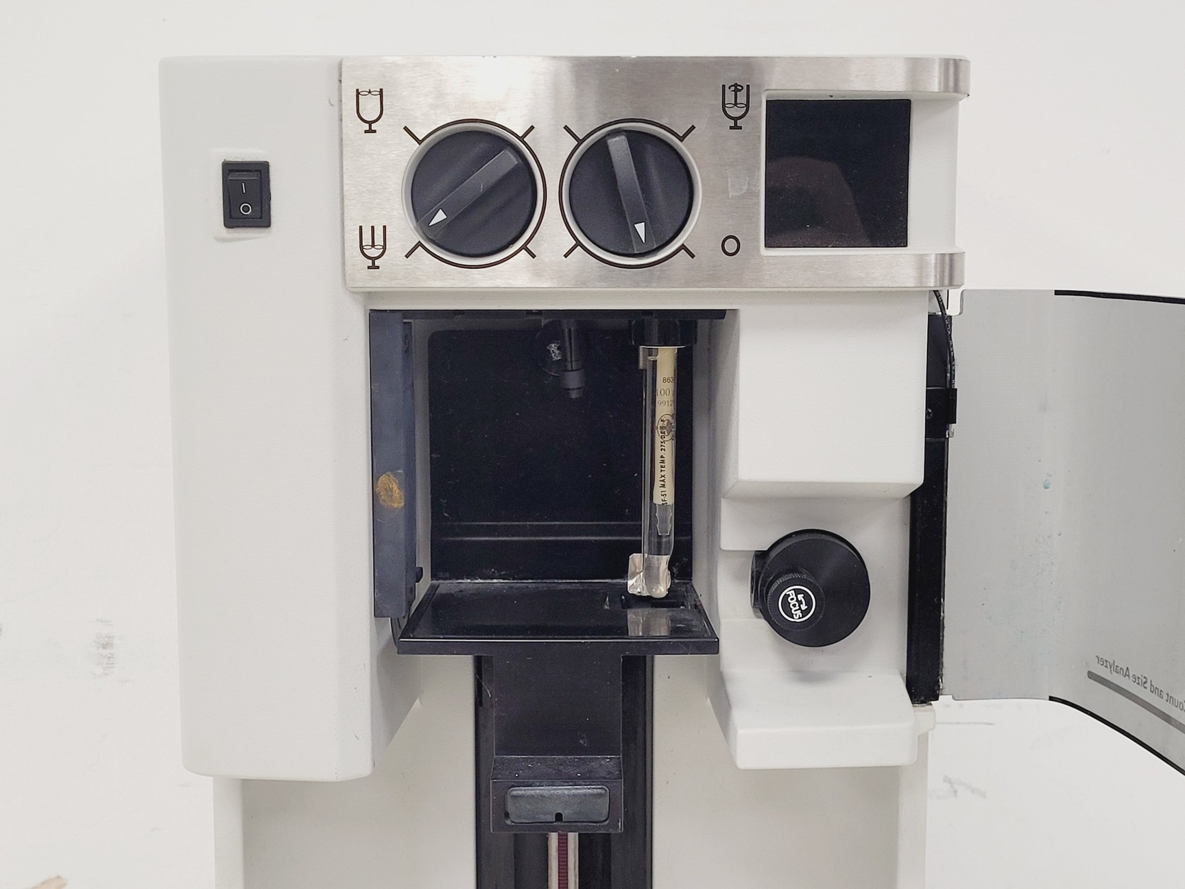 Image of Beckman Coulter Z2 Coulter Particle Counter and Size Analyzer Lab