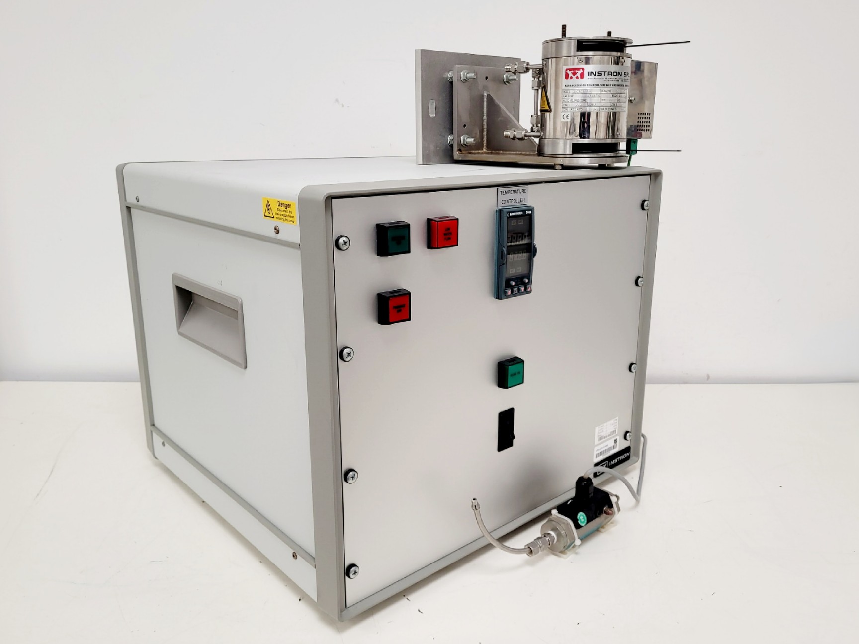 Image of Instron SFL 2000K Furnace & Controller Lab