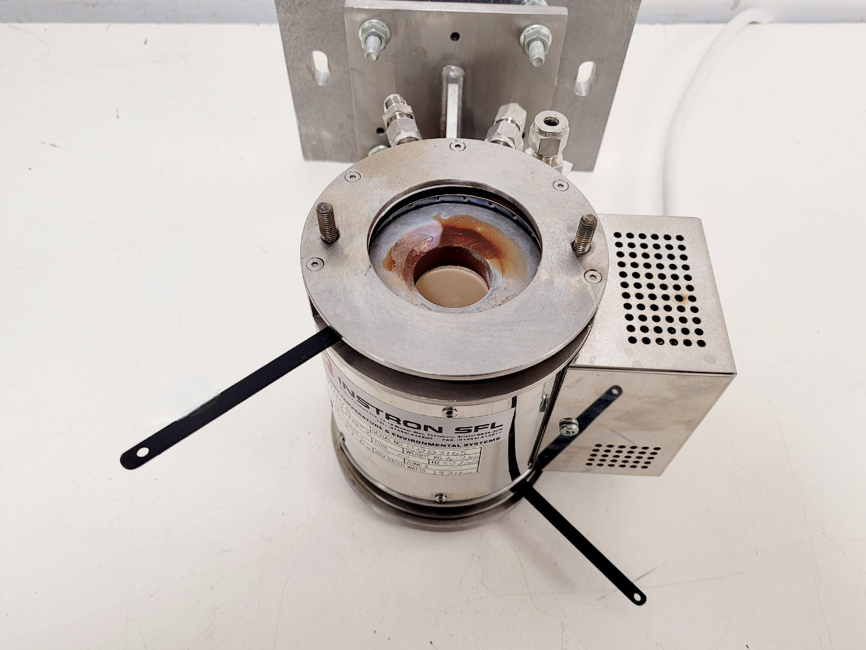 Image of Instron SFL 2000K Furnace & Controller Lab