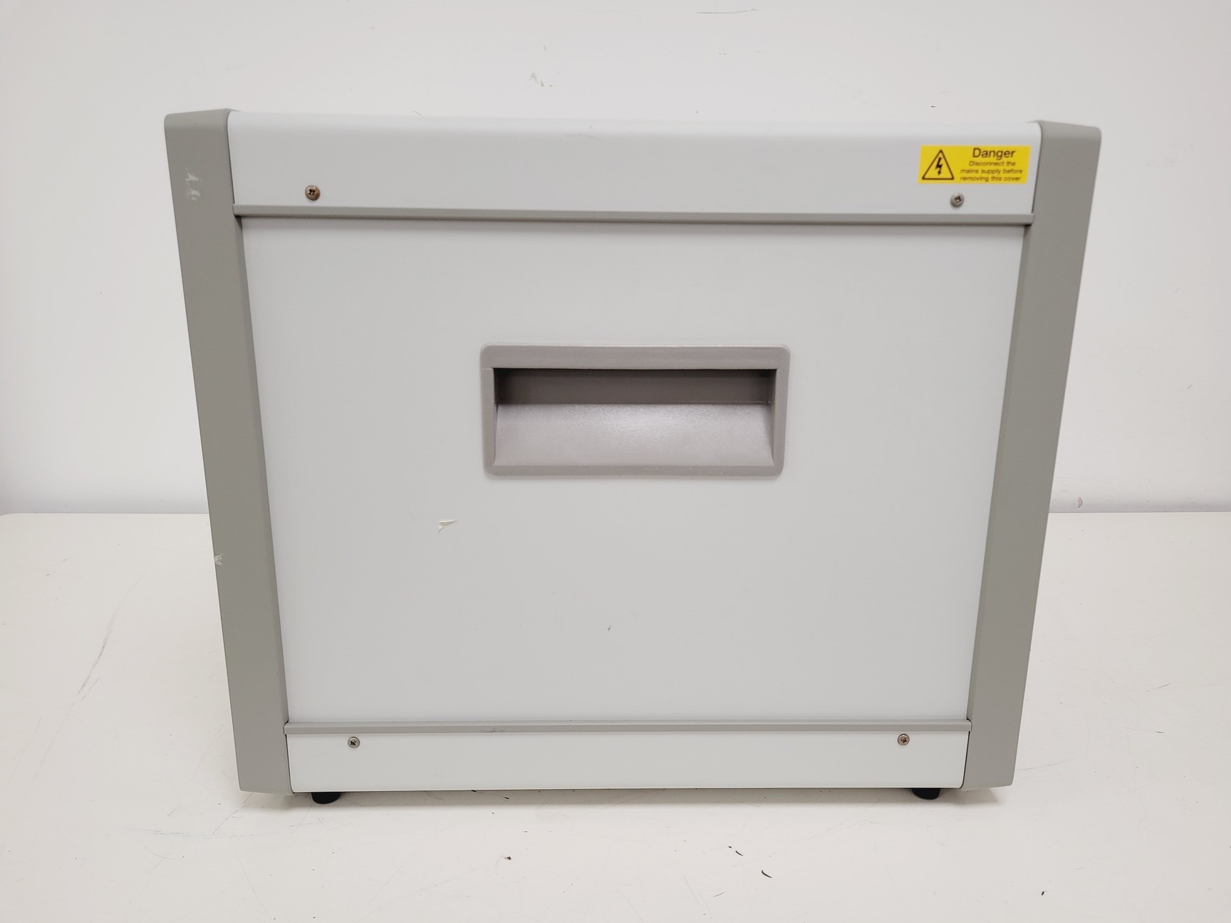 Image of Instron SFL 2000K Furnace & Controller Lab