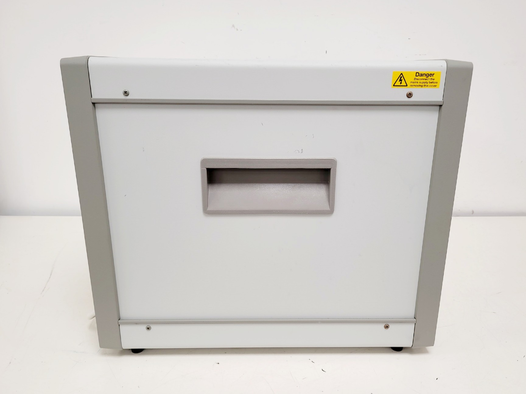 Image of Instron SFL 2000K Furnace & Controller Lab