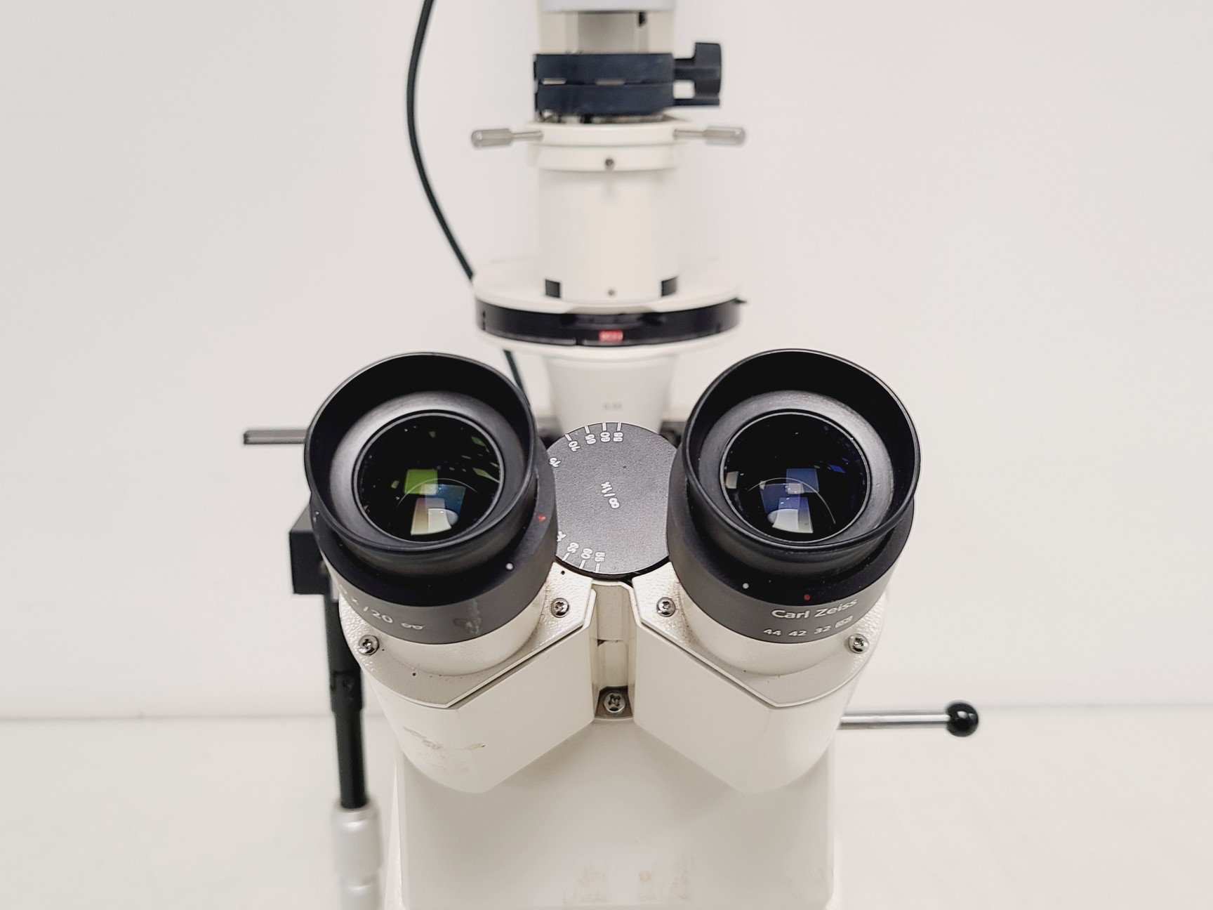 Image of Zeiss Axiovert 135 Inverted Microscope w/ 10x, 40x & 100x Objectives Lab