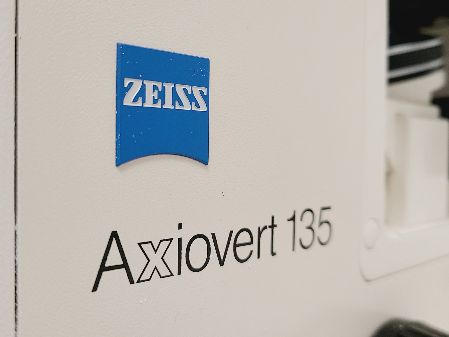 Image of Zeiss Axiovert 135 Inverted Microscope w/ 10x, 40x & 100x Objectives Lab