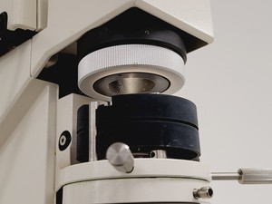 Thumbnail image of Zeiss Axiovert 135 Inverted Microscope w/ 10x, 40x & 100x Objectives Lab
