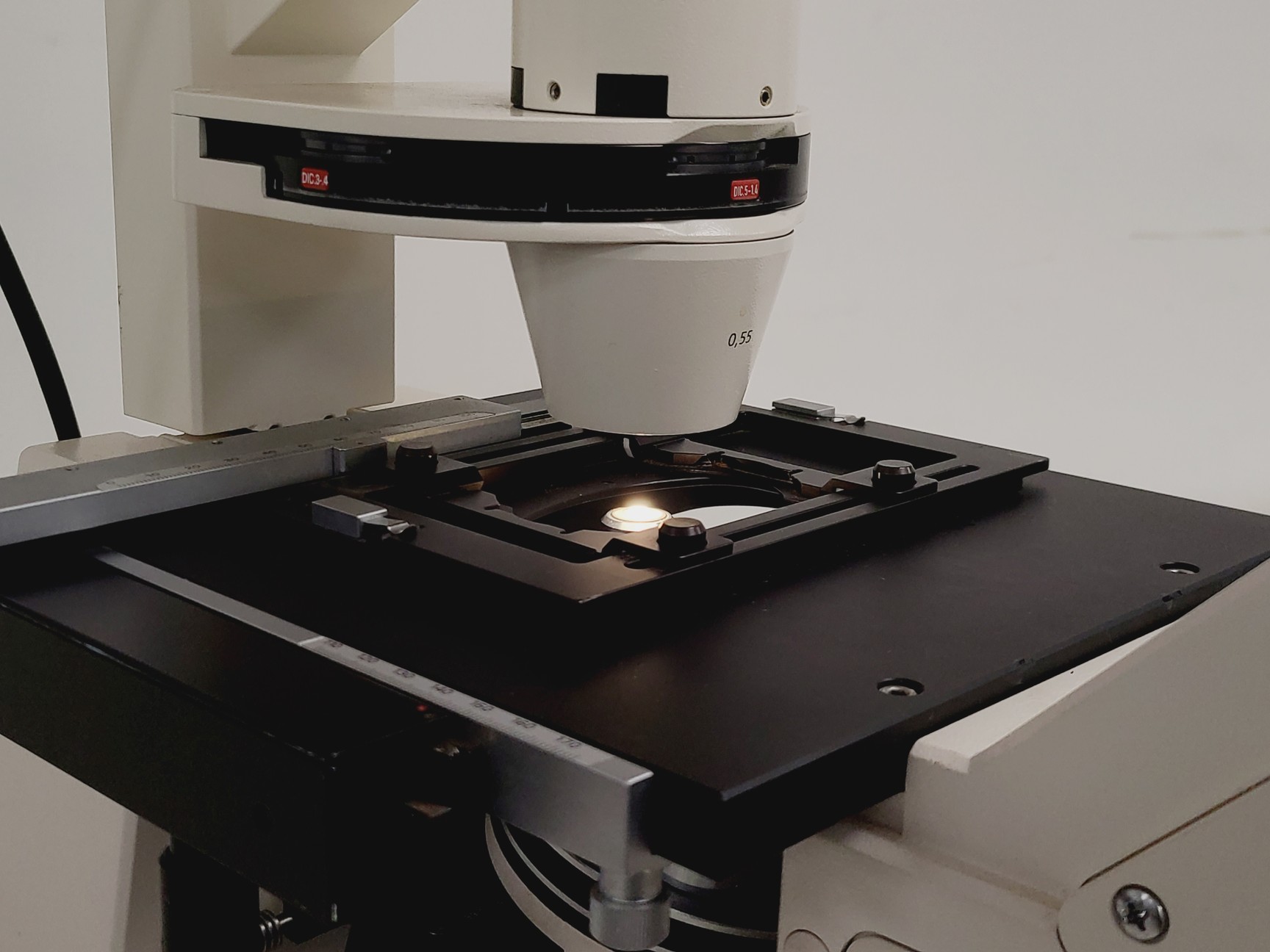 Image of Zeiss Axiovert 135 Inverted Microscope w/ 10x, 40x & 100x Objectives Lab