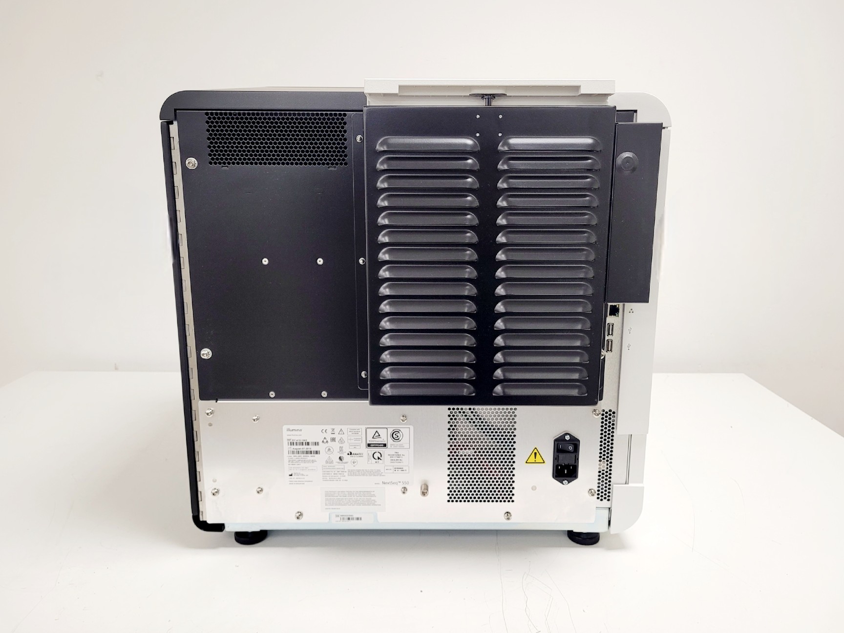Image of Illumina NextSeq 550 DNA Sequencer Lab