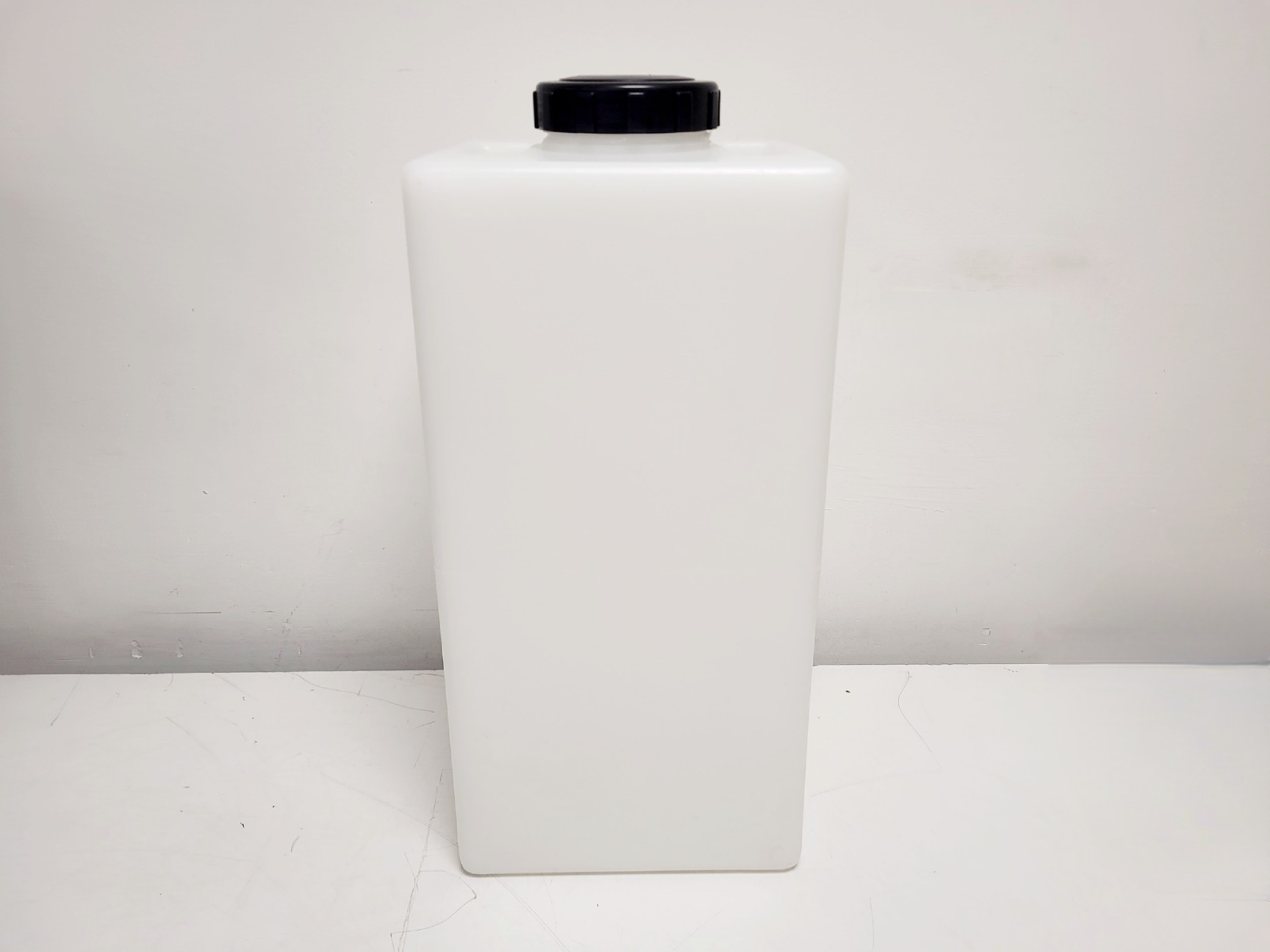 Image of Illumina NextSeq 550 DNA Sequencer Lab