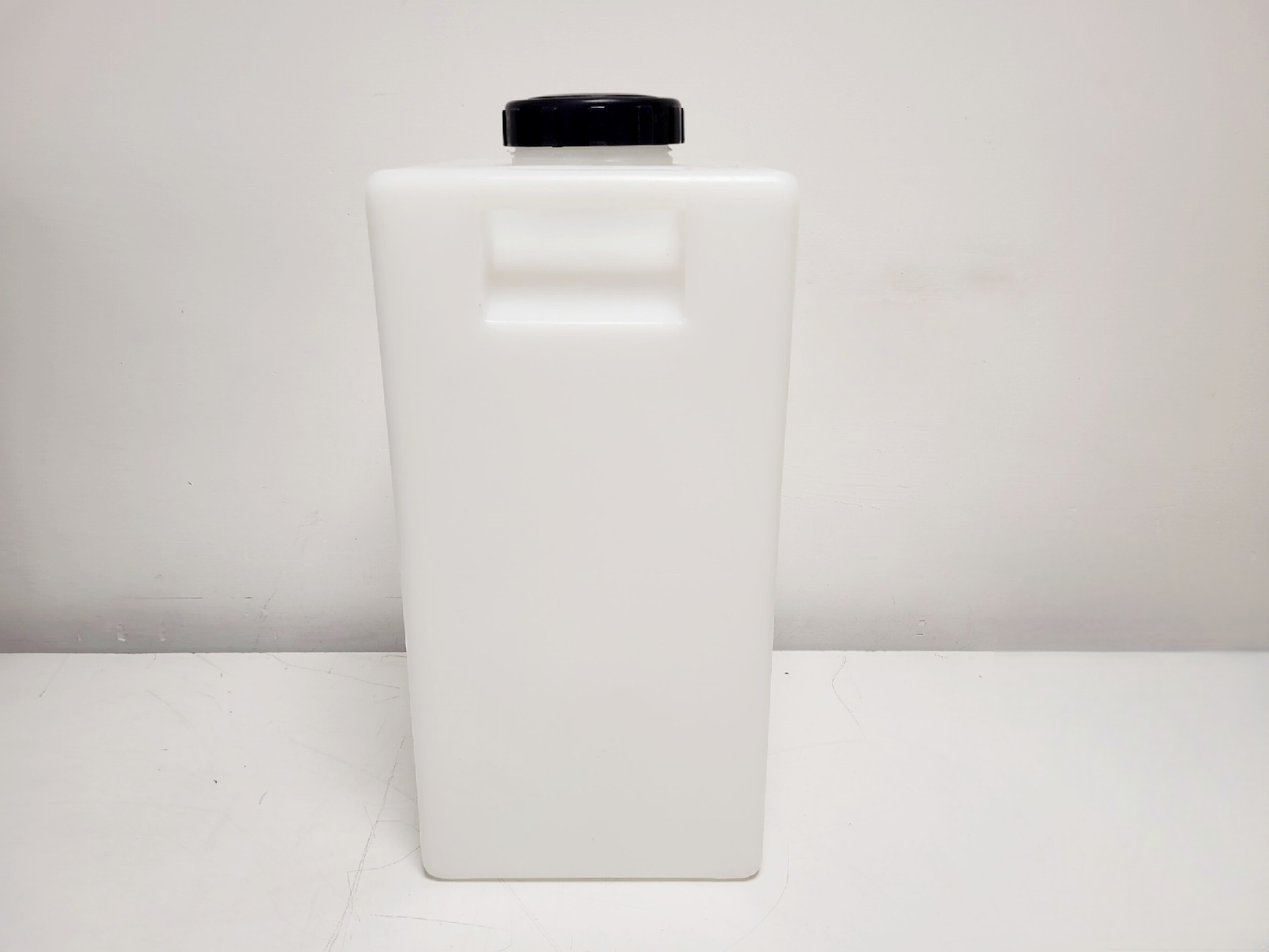 Image of Illumina NextSeq 550 DNA Sequencer Lab