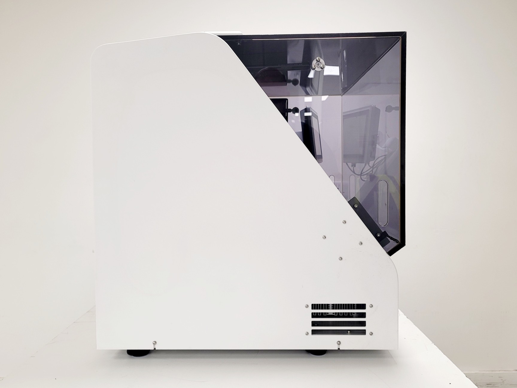 Image of InstruNor FlowStainer FS 100 Cell Sorter System Lab