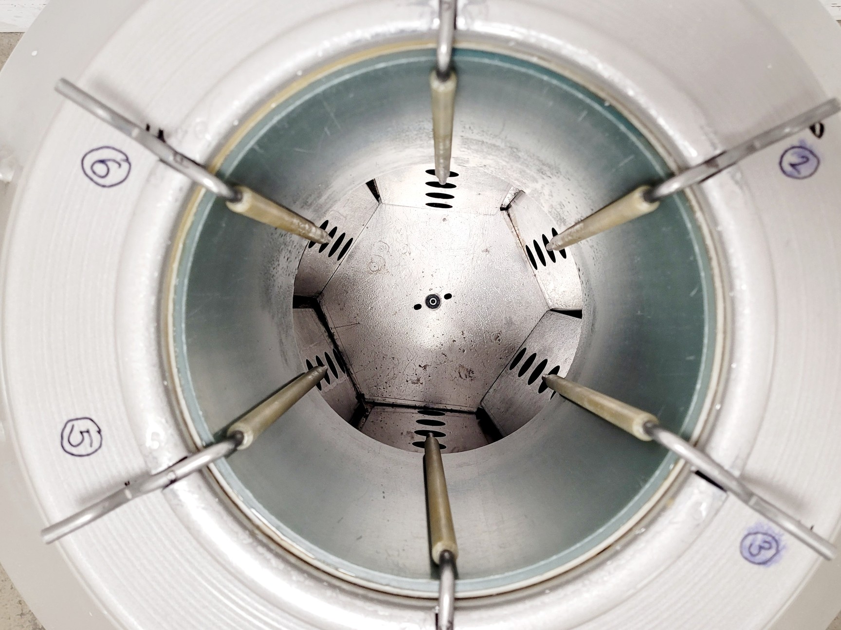 Image of Taylor Wharton LS3000 81L Liquid Nitrogen Dewar