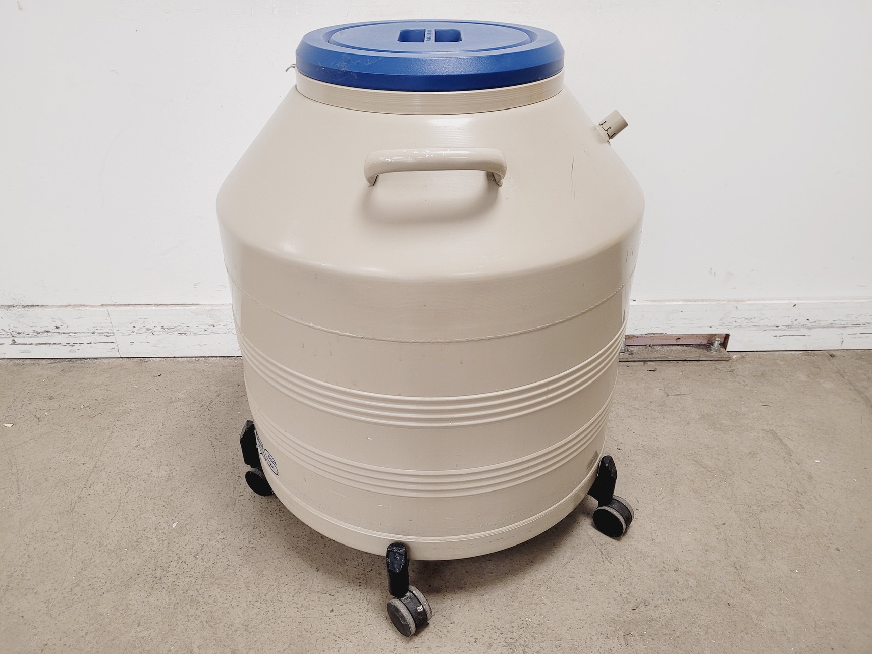 Image of Taylor Wharton 3000 RS 81L Liquid Nitrogen Dewar
