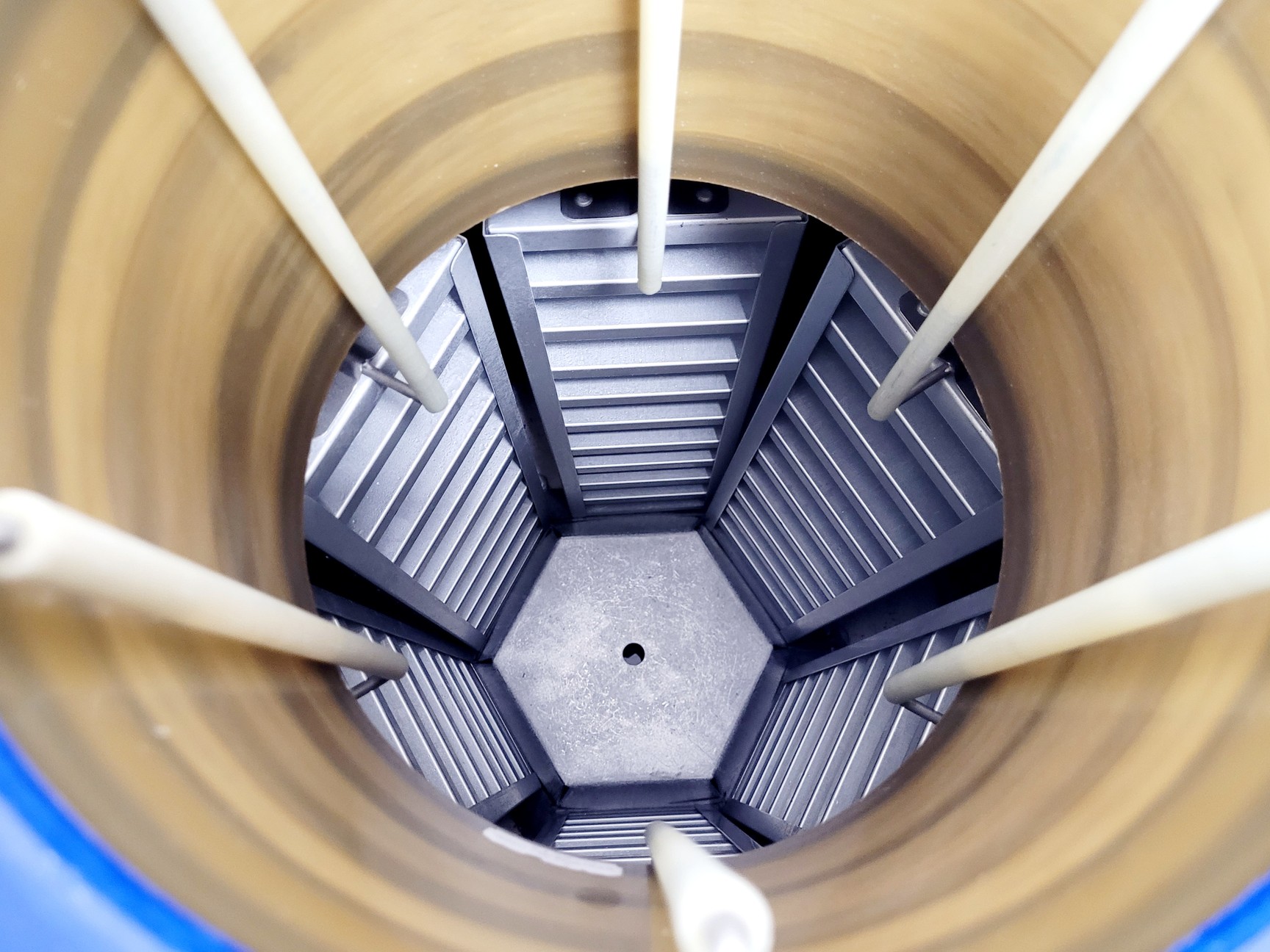 Image of Statebourne Biorack 6000 160L Liquid Nitrogen Dewar