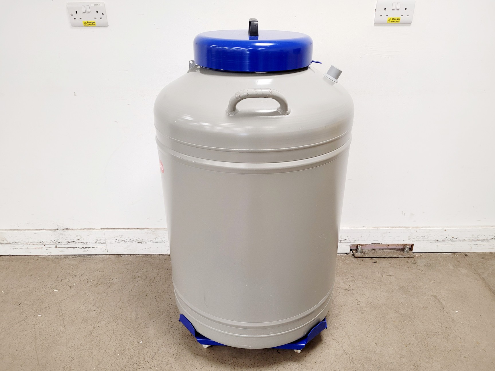 Image of Statebourne Biorack 6000 160L Liquid Nitrogen Dewar