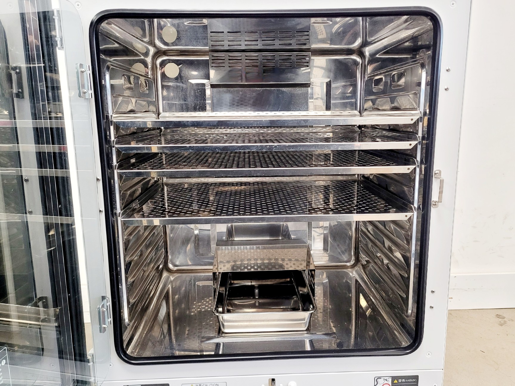Image of PCHBI MCO-230AICUV-PE CO2 Incubator