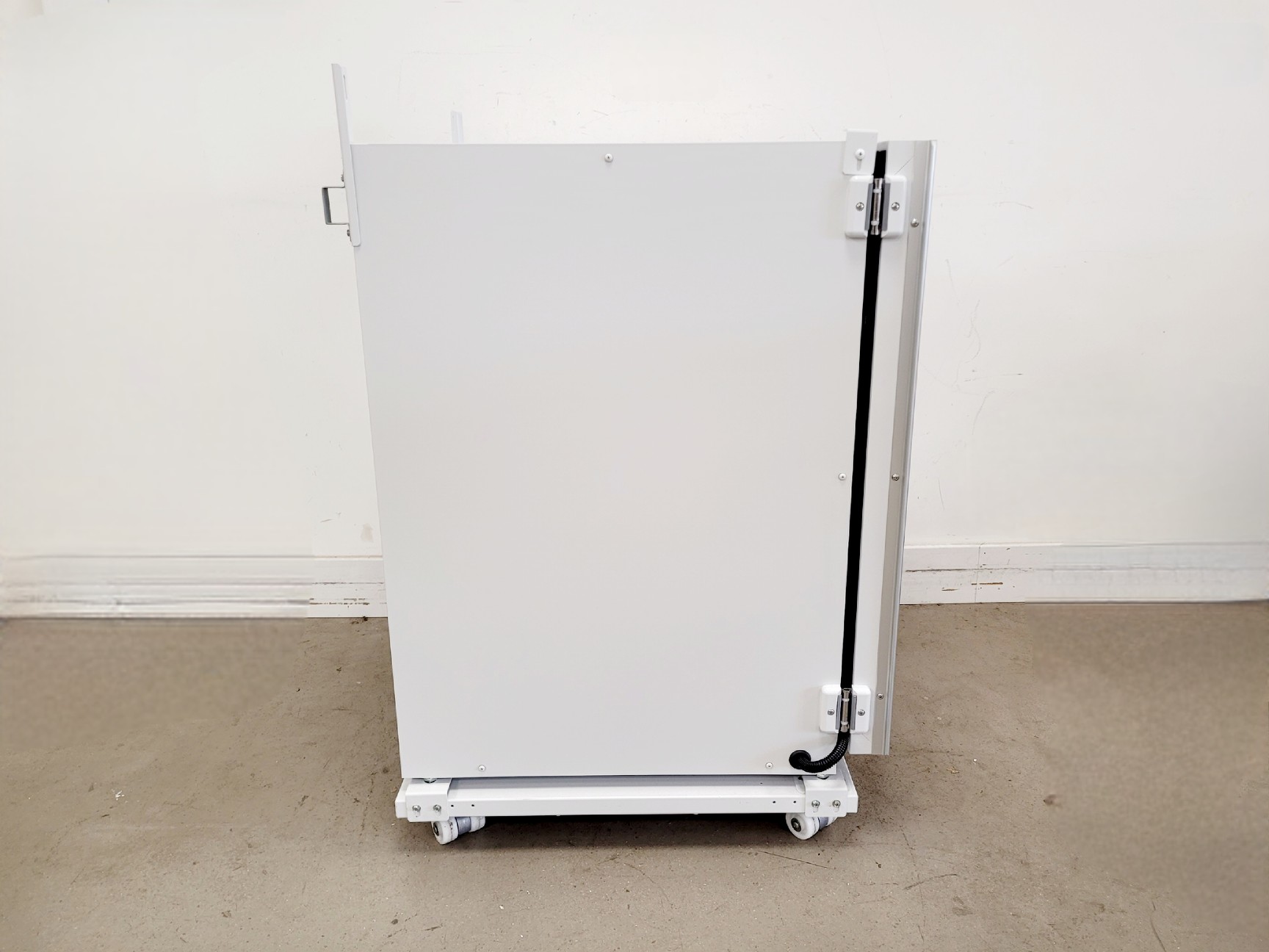 Image of PCHBI MCO-230AICUV-PE CO2 Incubator Lab