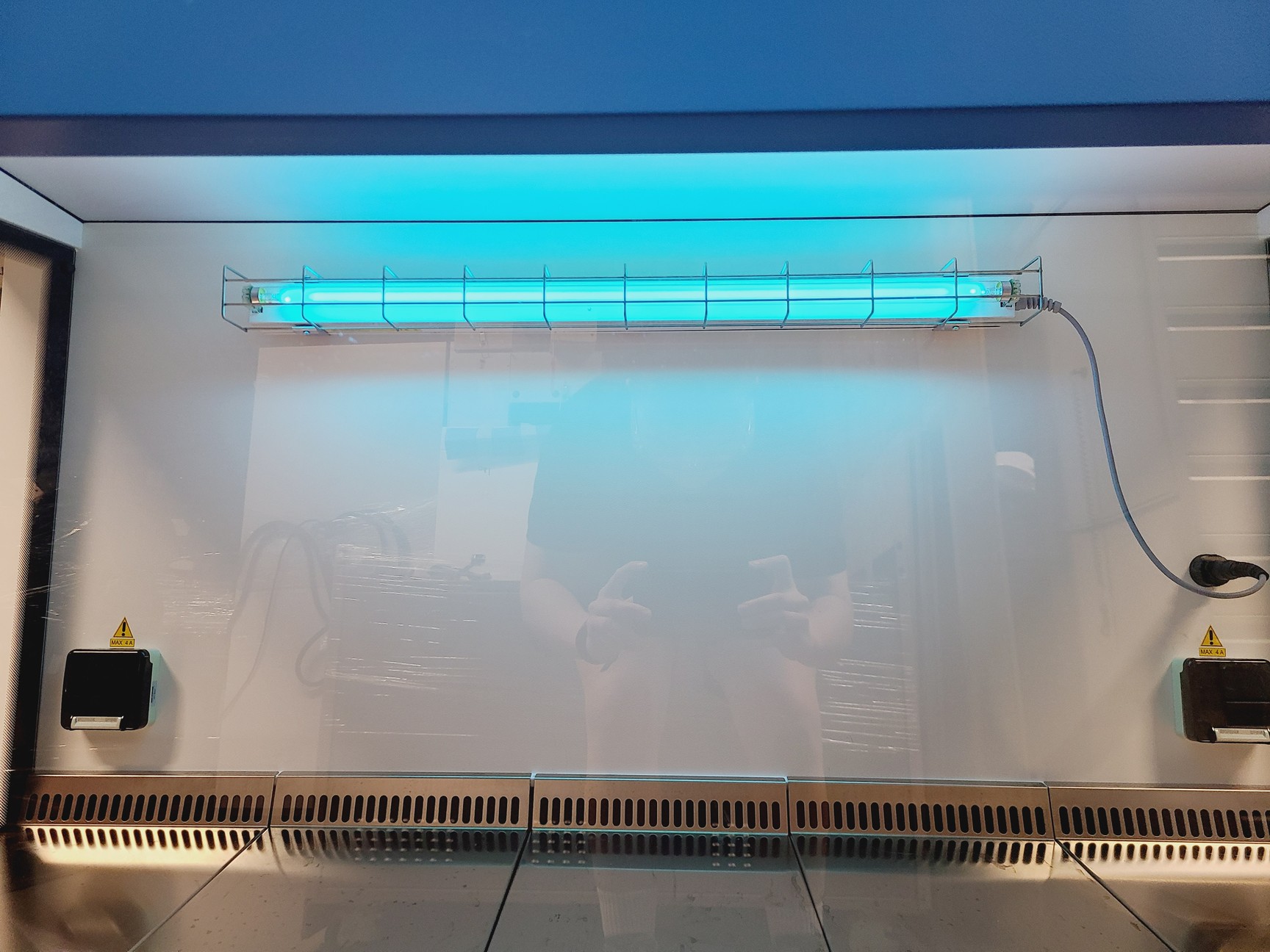 Image of Faster SafeFAST Classic 215 D Class II Biological Safety Cabinet Lab