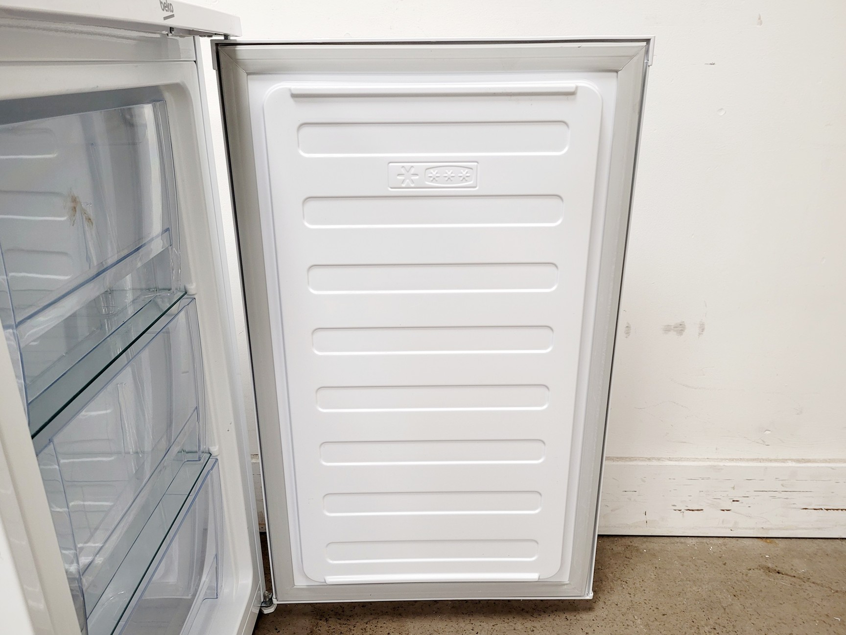 Image of Beko FS4823W Freezer