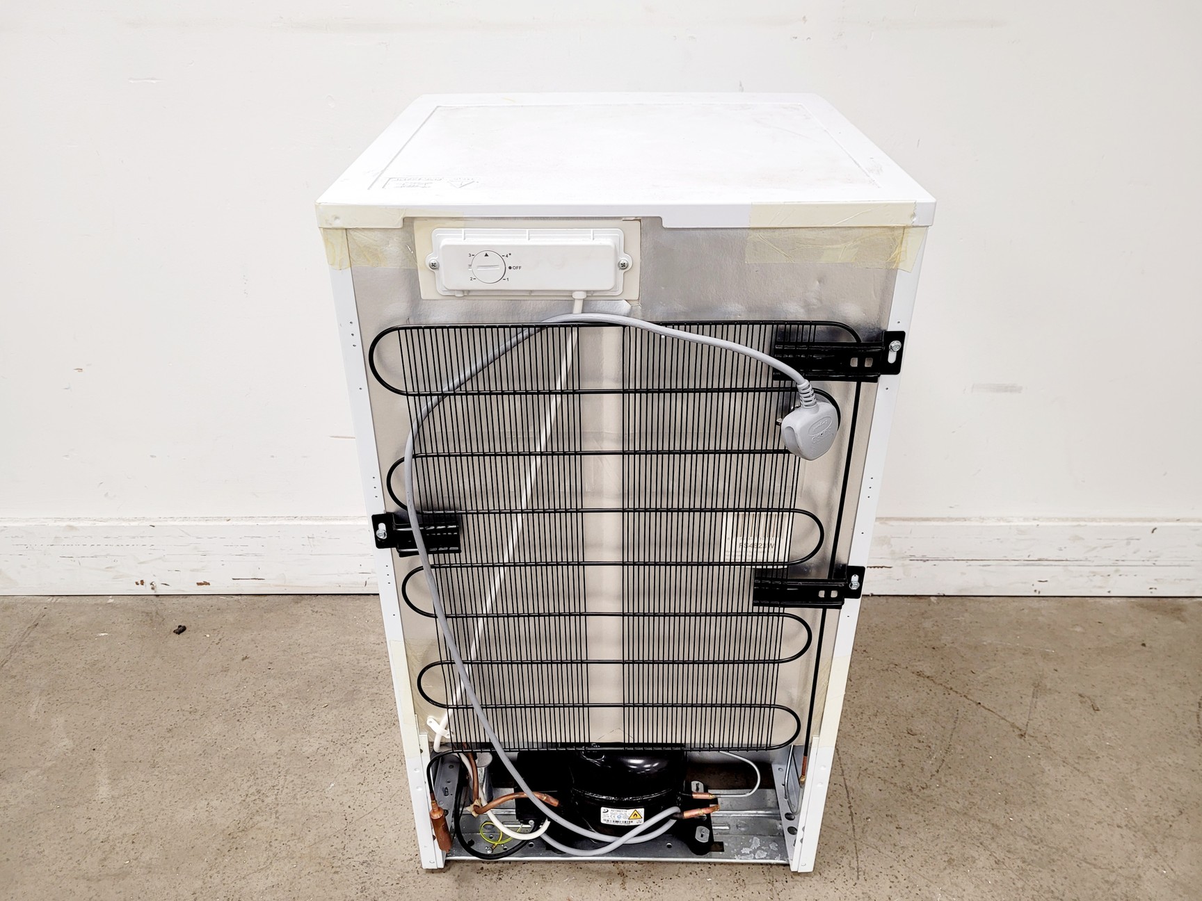 Image of Beko FS4823W Freezer Lab