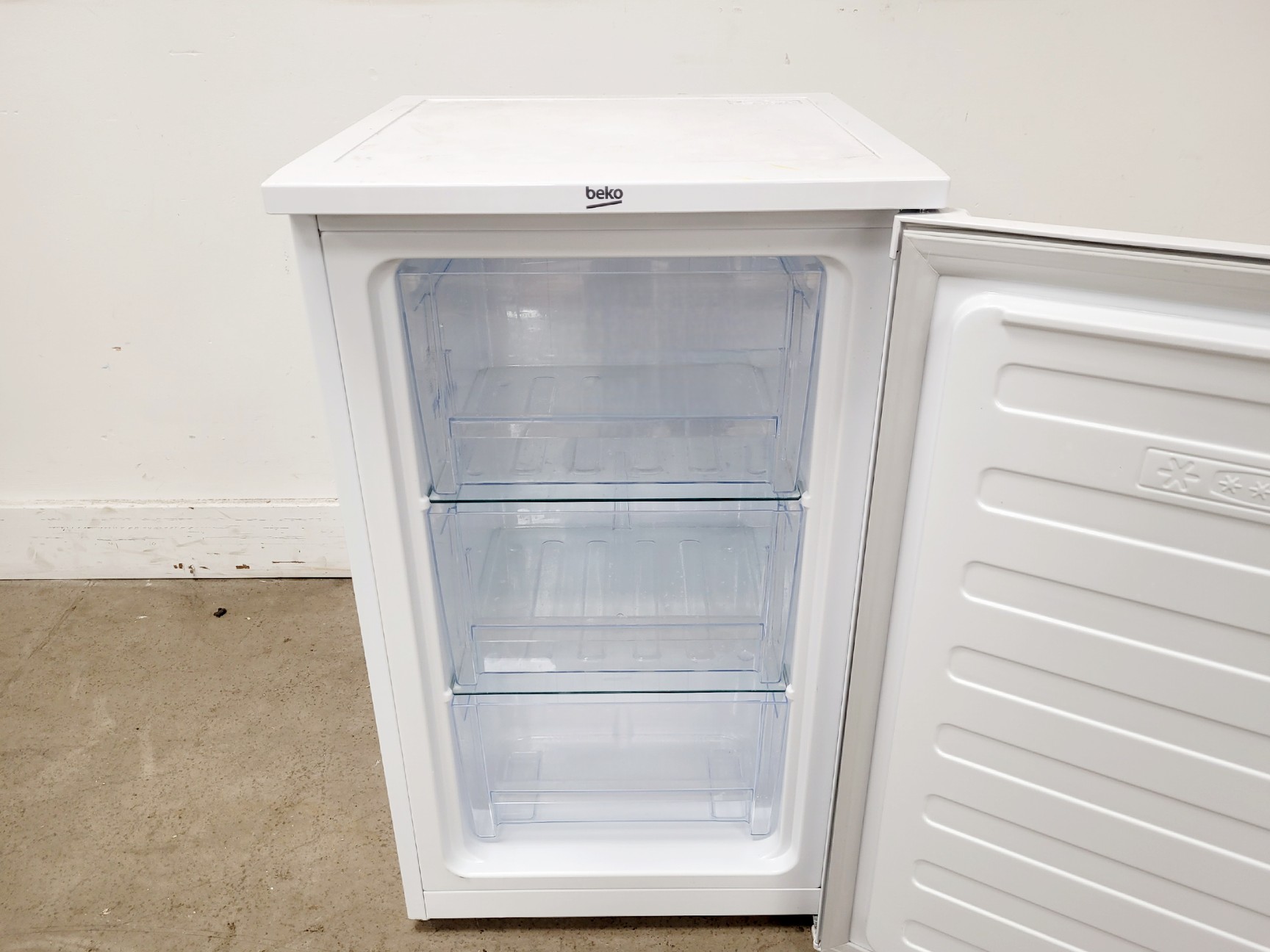 Image of Beko FS4823W Freezer Lab