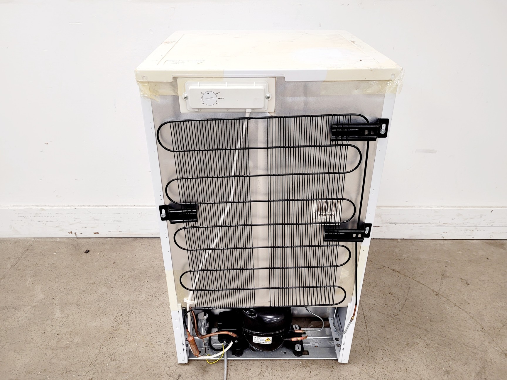 Image of Beko FS4823W Freezer