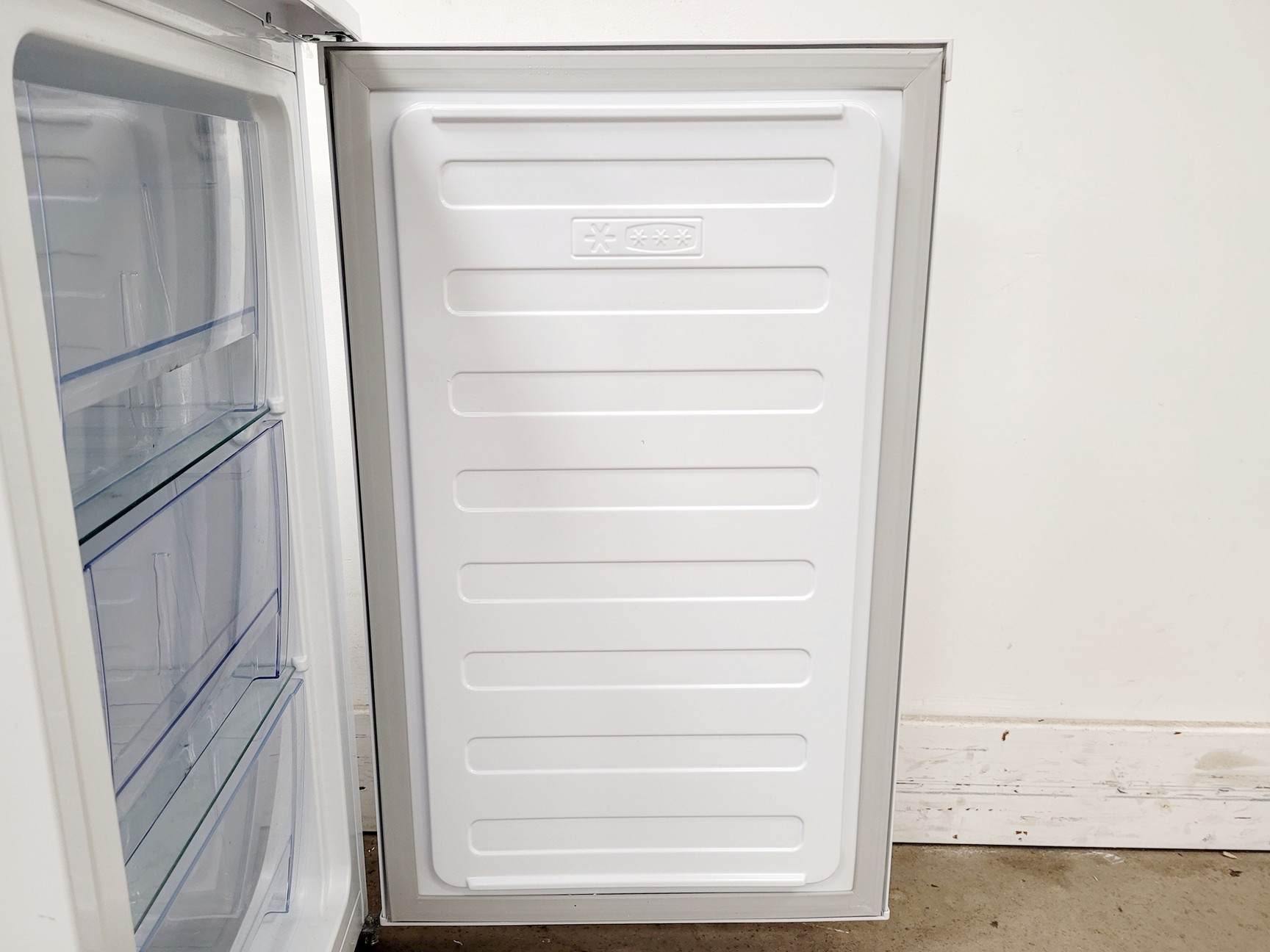 Image of Beko FS4823W Freezer