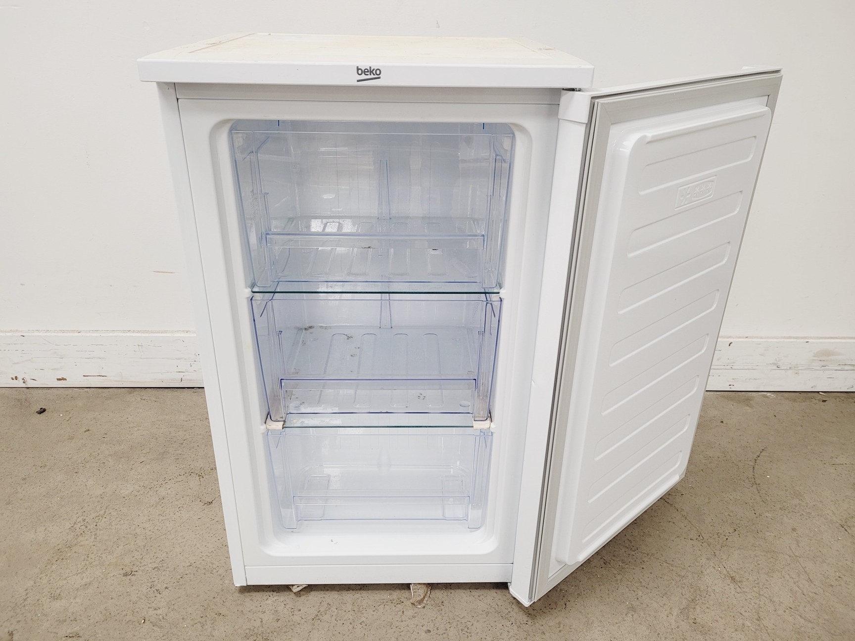 Image of Beko FS4823W Freezer