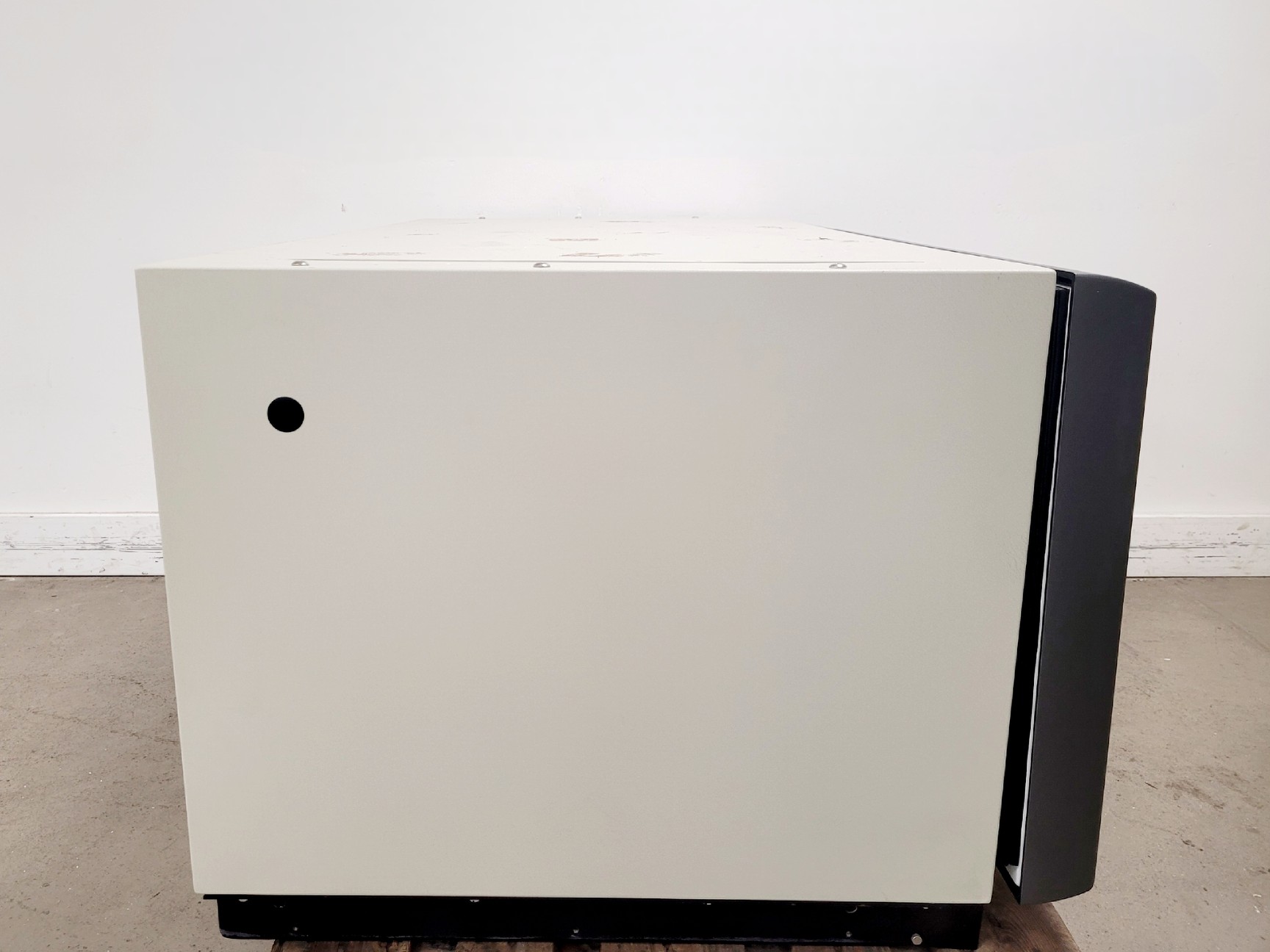 Image of New Brunswick Innova 44 Incubator Shaker