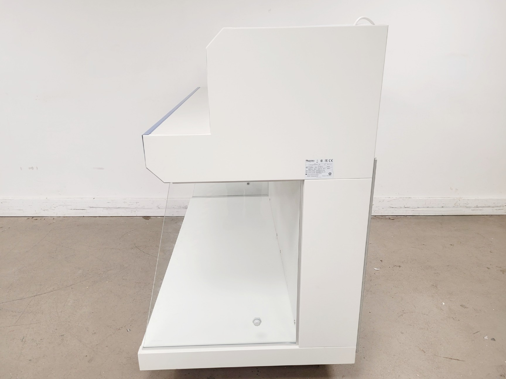Image of Thermo Scientific HERAGuard Eco 1.5 Clean Bench 2017 Lab