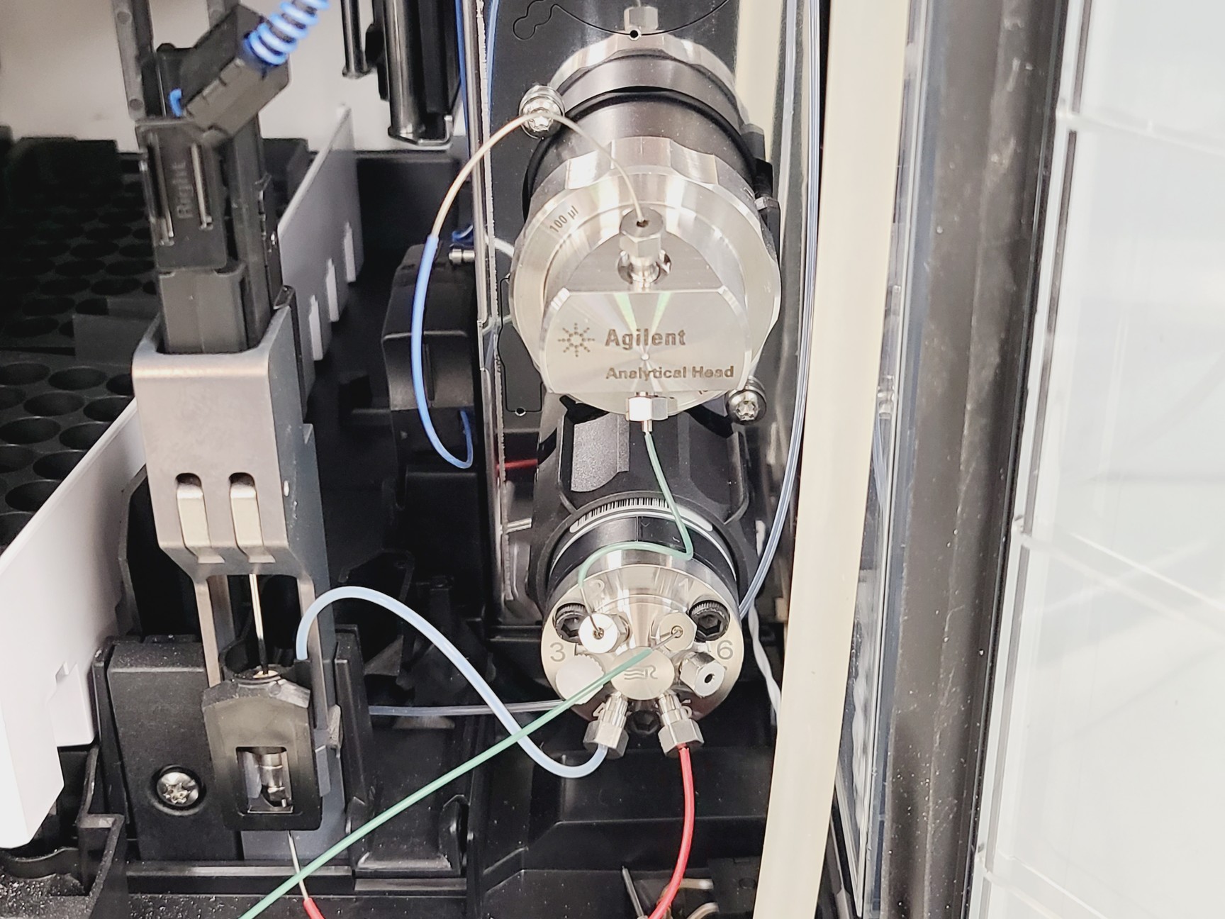 Image of Agilent 1260 Infinity II HPLC System, G7111A, G7167A, G7116A, G7115A Lab