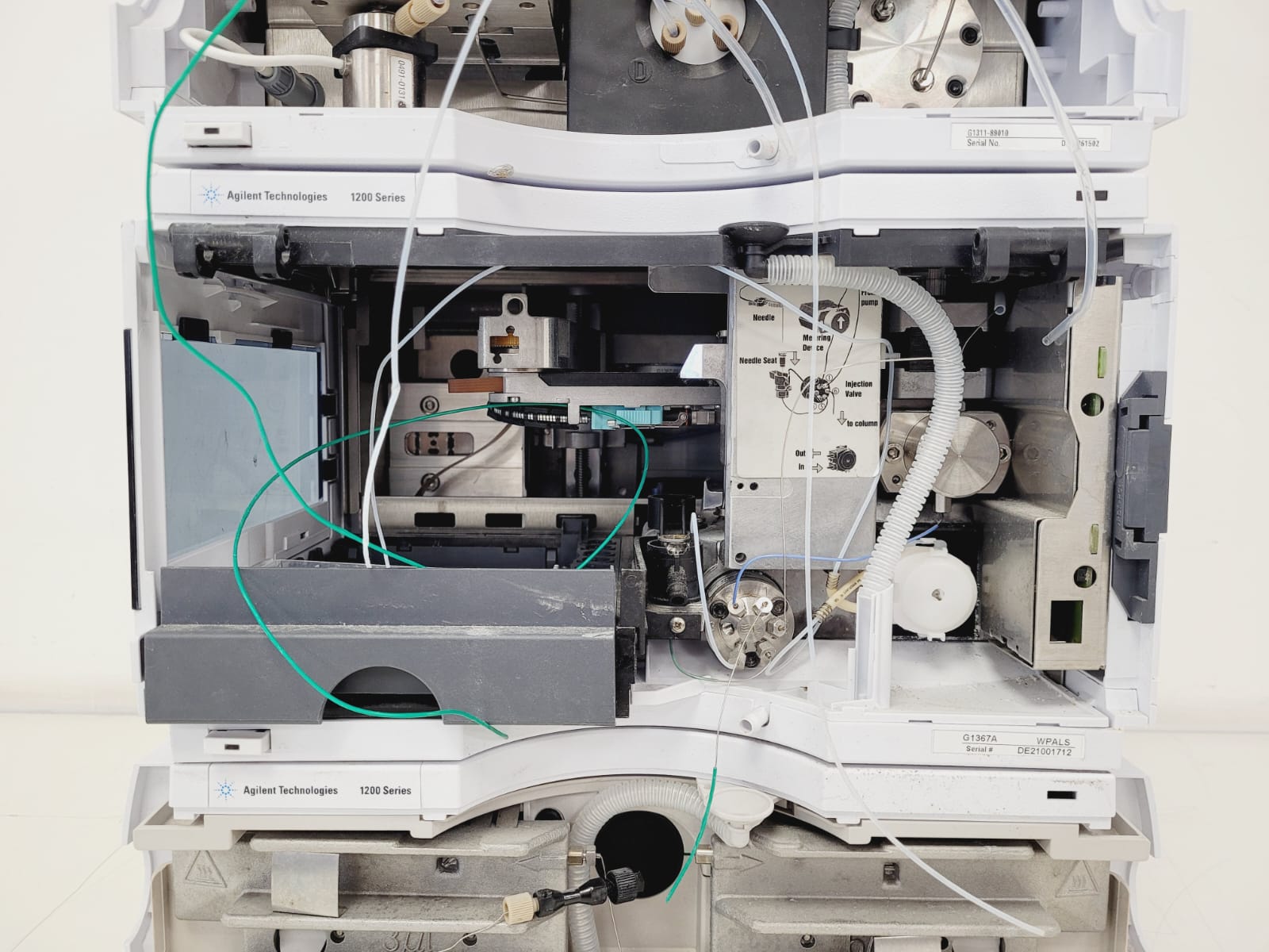 Image of Agilent 1200 Series HPLC System G1316B, G1367A, G1311-89010 & G1322A Lab