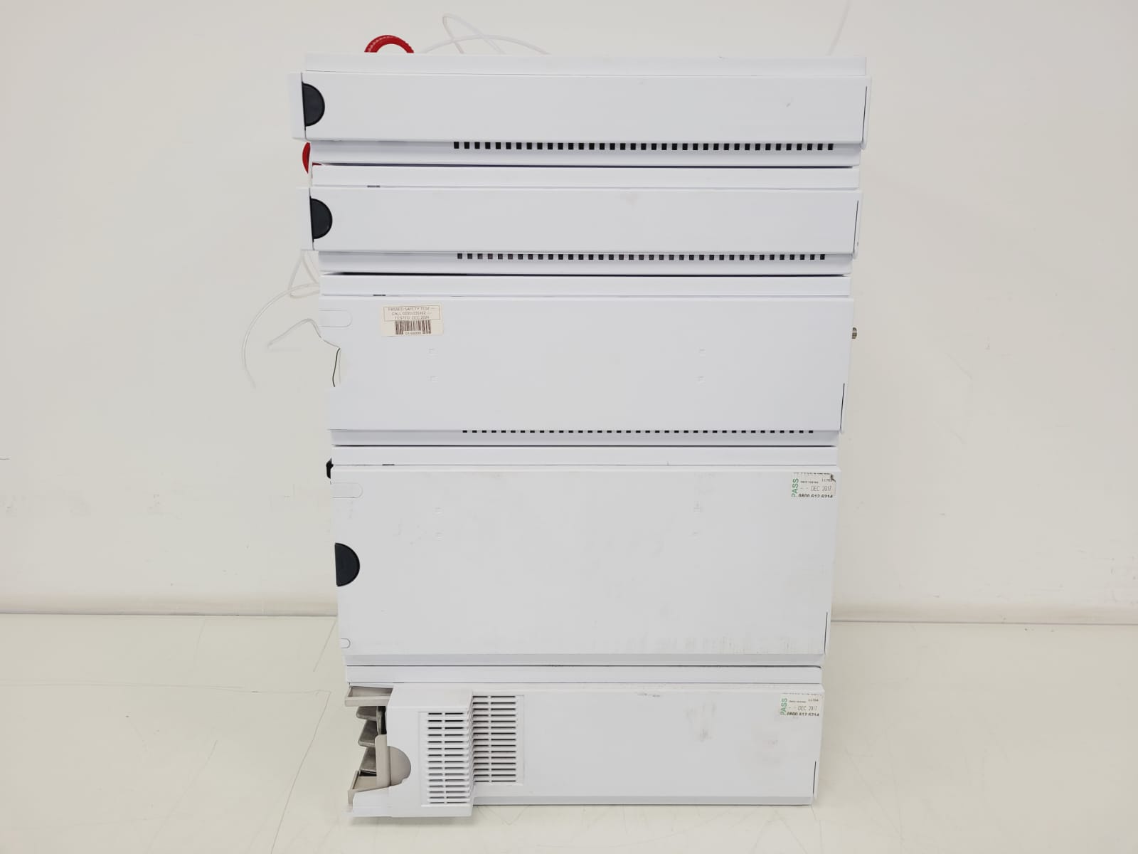 Image of Agilent 1200 Series HPLC System G1316B, G1367A, G1311-89010 & G1322A Lab