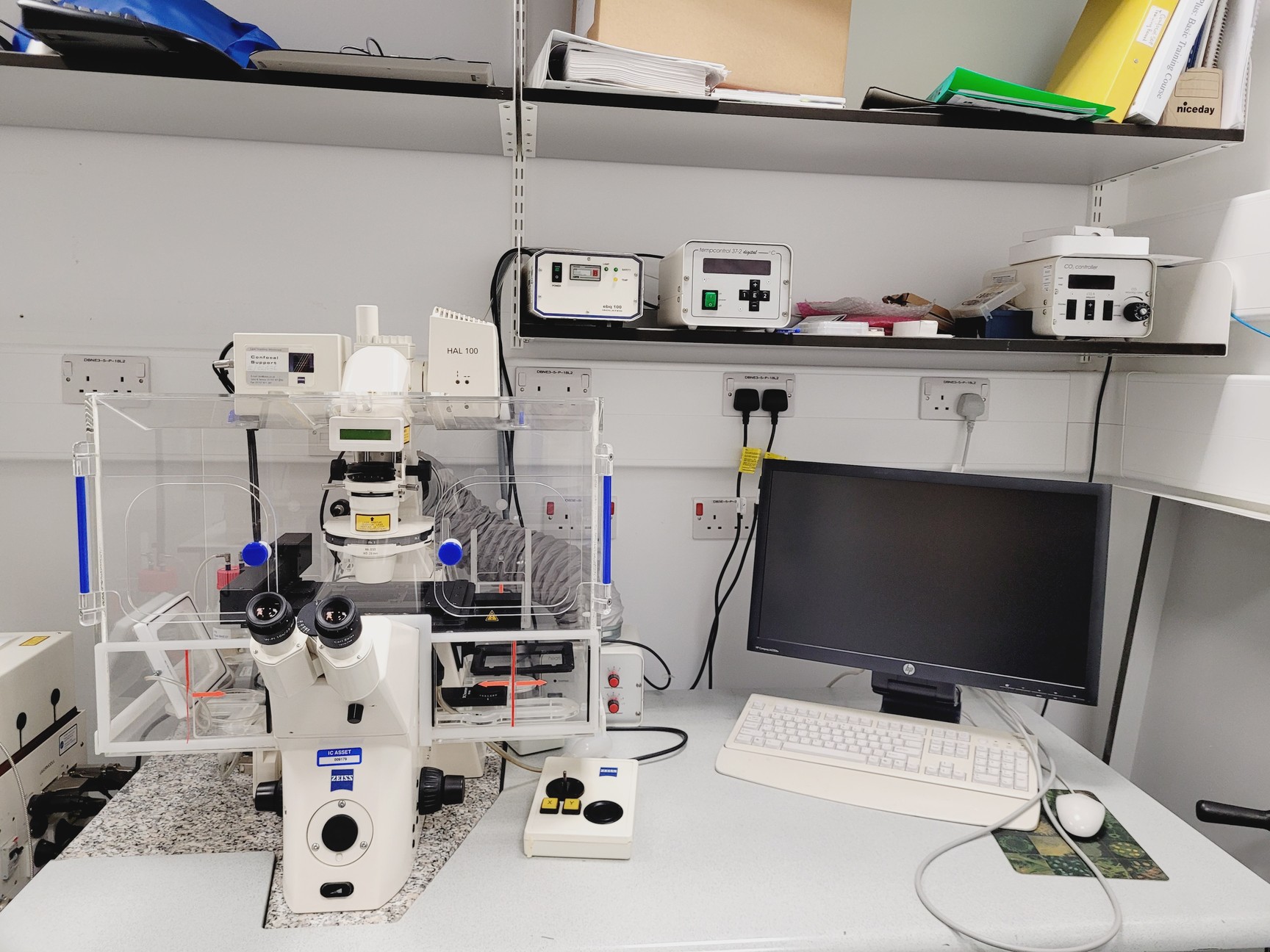 Image of Zeiss Axiovert 200M Confocal Microscope System with LSM510 META & Multi-Laser