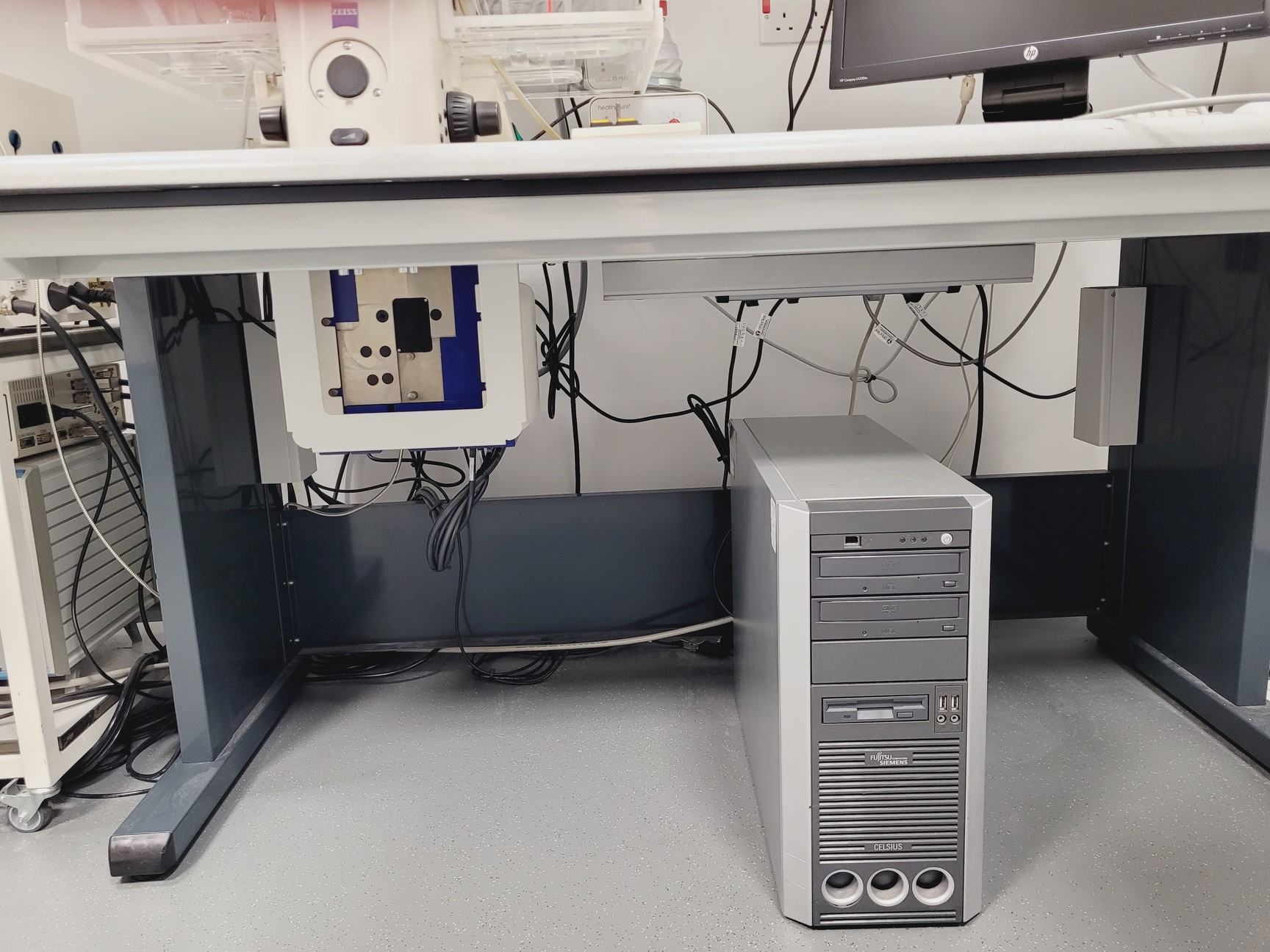 Image of Zeiss Axiovert 200M Confocal Microscope System with LSM510 META & Multi-Laser