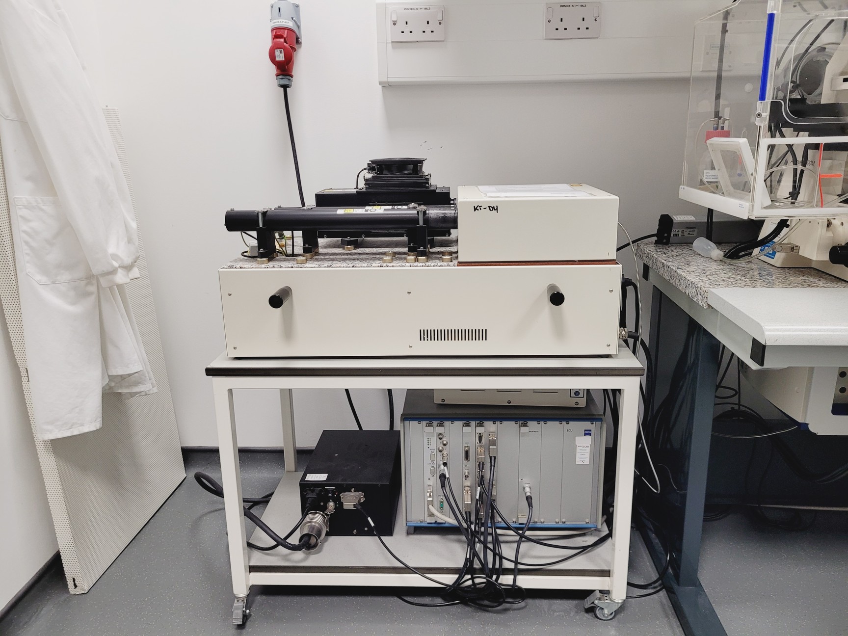 Image of Zeiss Axiovert 200M Confocal Microscope System with LSM510 META & Multi-Laser