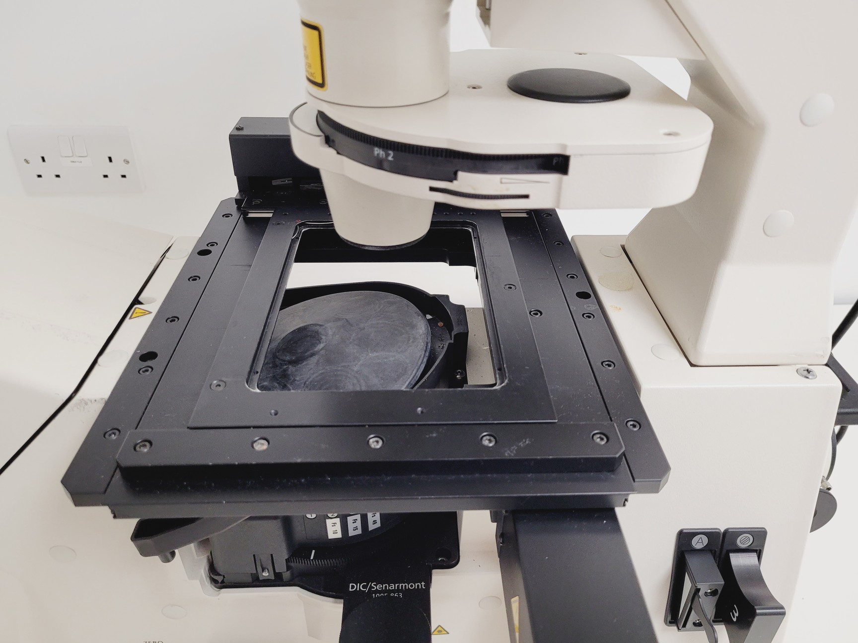 Image of Zeiss Axiovert 200M Confocal Microscope System with LSM510 META & Multi-Laser