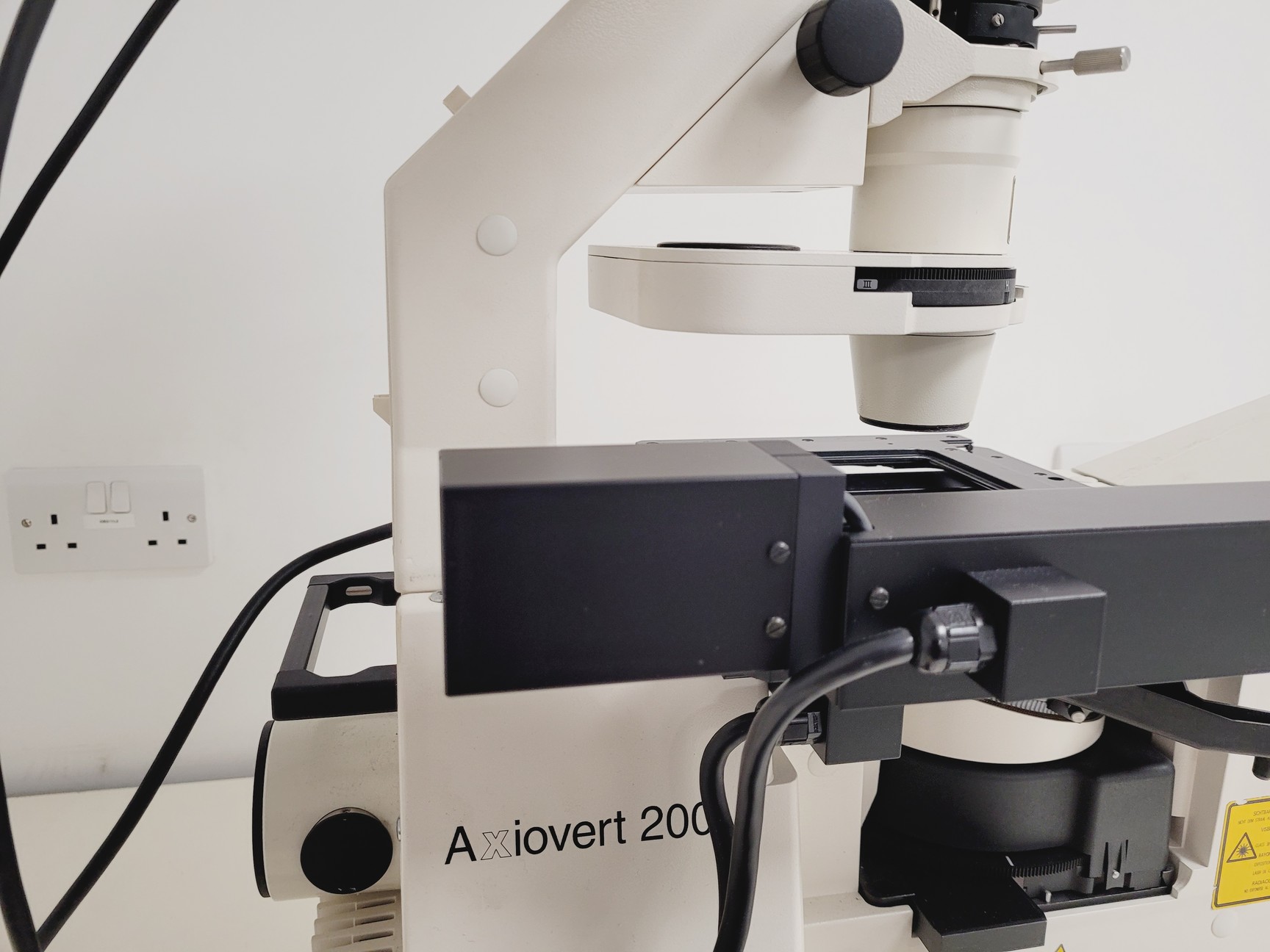 Image of Zeiss Axiovert 200M Confocal Microscope System with LSM510 META & Multi-Laser