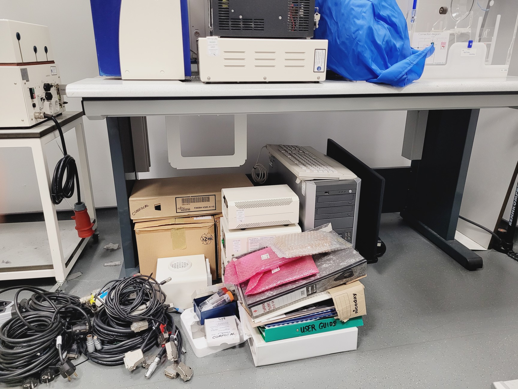 Image of Zeiss Axiovert 200M Confocal Microscope System with LSM510 META & Multi-Laser