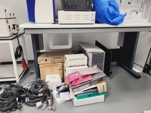 Thumbnail image of Zeiss Axiovert 200M Confocal Microscope System with LSM510 META & Multi-Laser