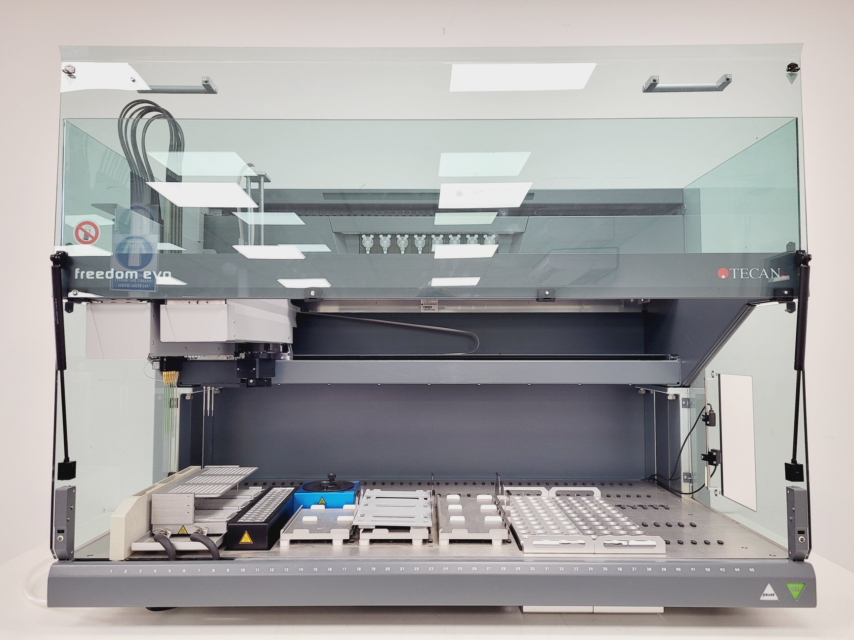 Image of Tecan Freedom Evo-2 150 Base Liquid Handler System w/ LiHa-8 Head Lab