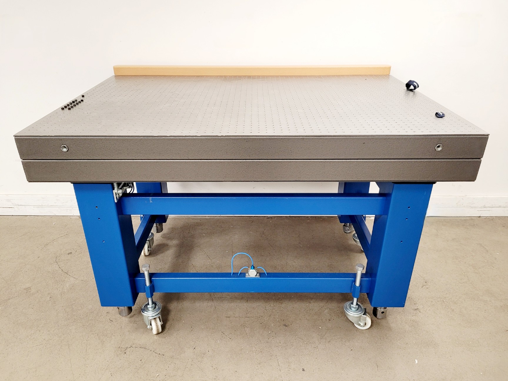 Image of Supertech Instruments STable Active Pneumatic Vibration Isolation Table Imperial
