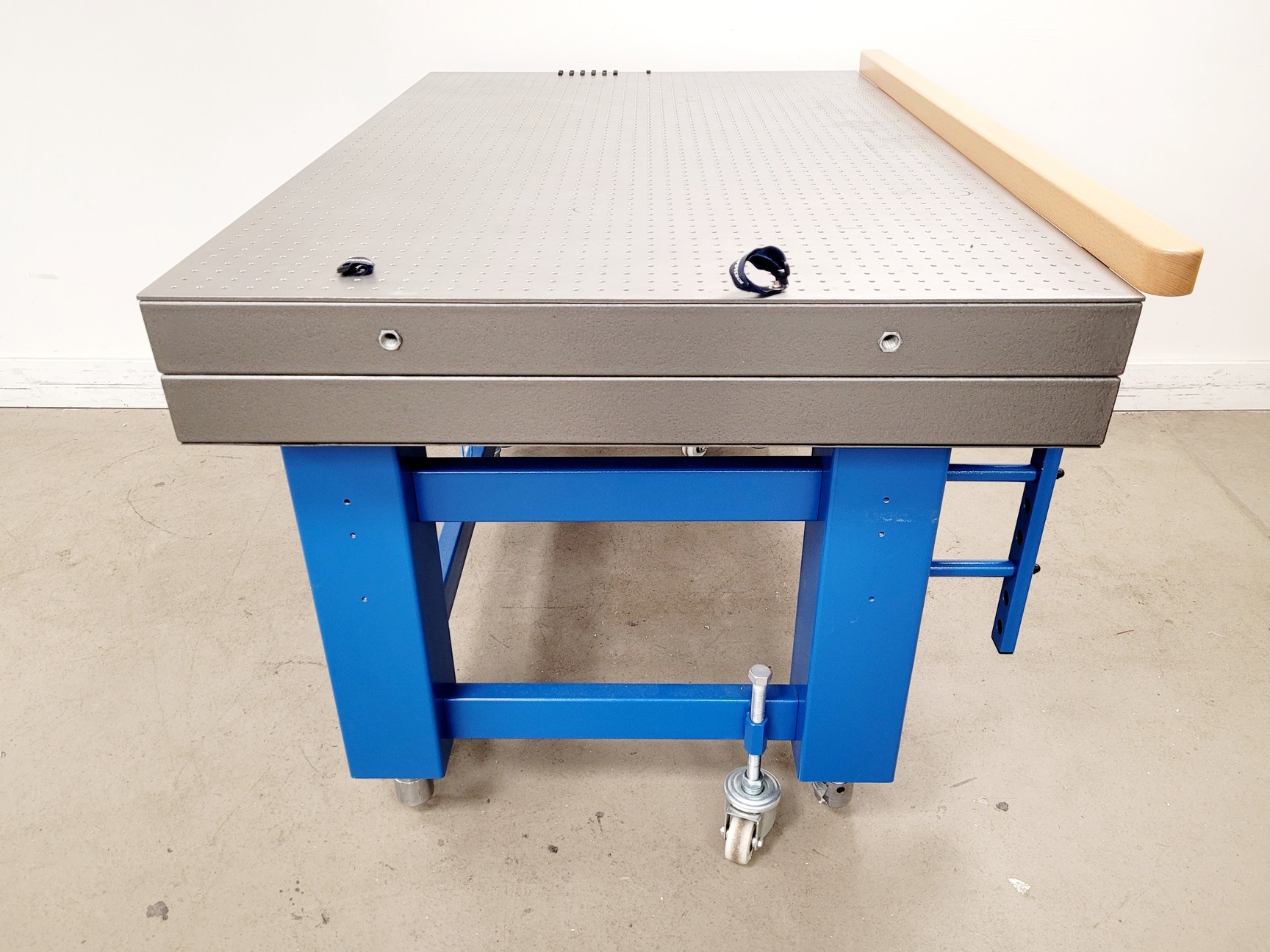 Image of Supertech Instruments STable Active Pneumatic Vibration Isolation Table Imperial