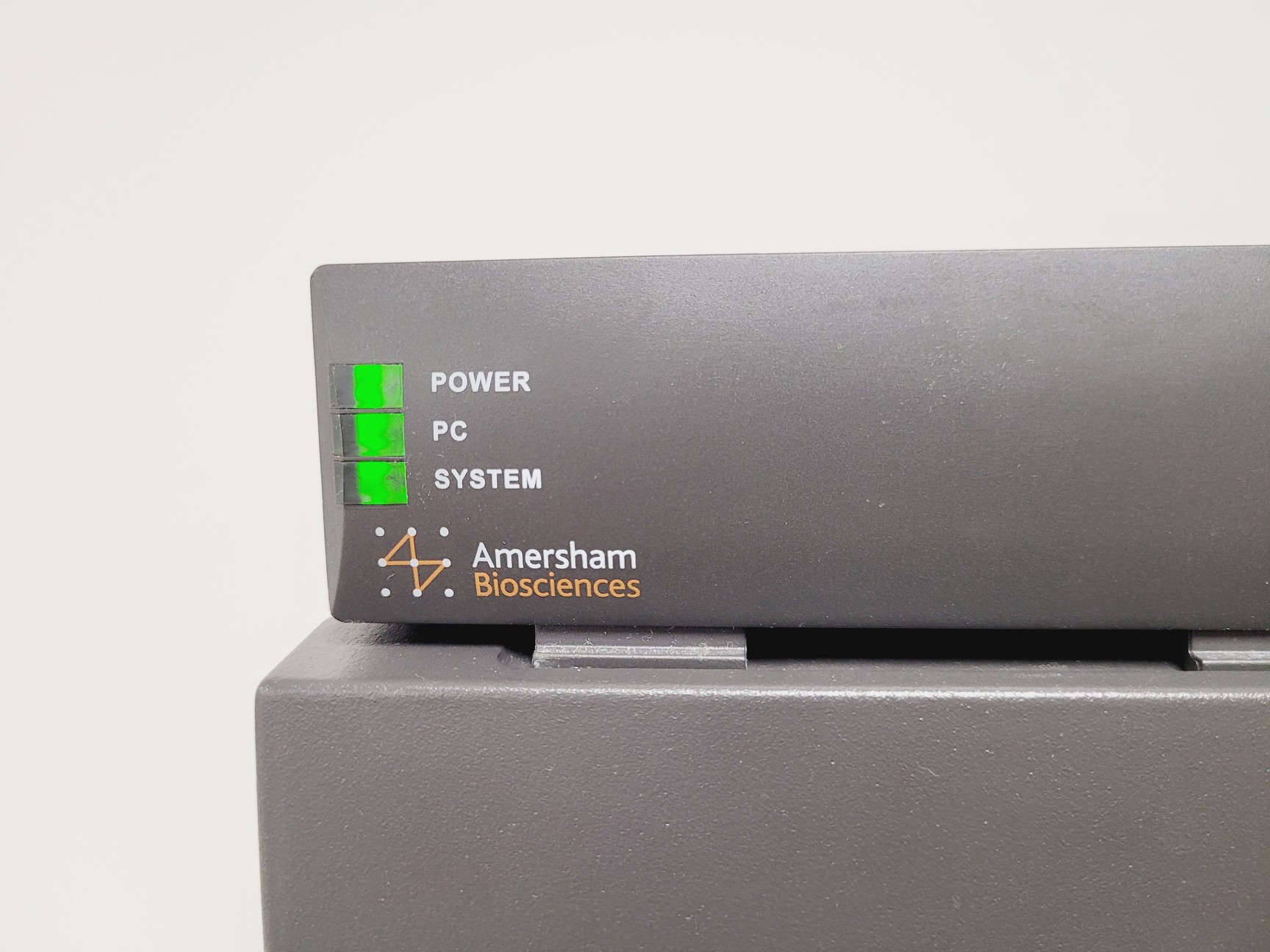 Image of Amersham Biosciences AKTA Purifier & Frac-950 Protein Purification System FPLC 