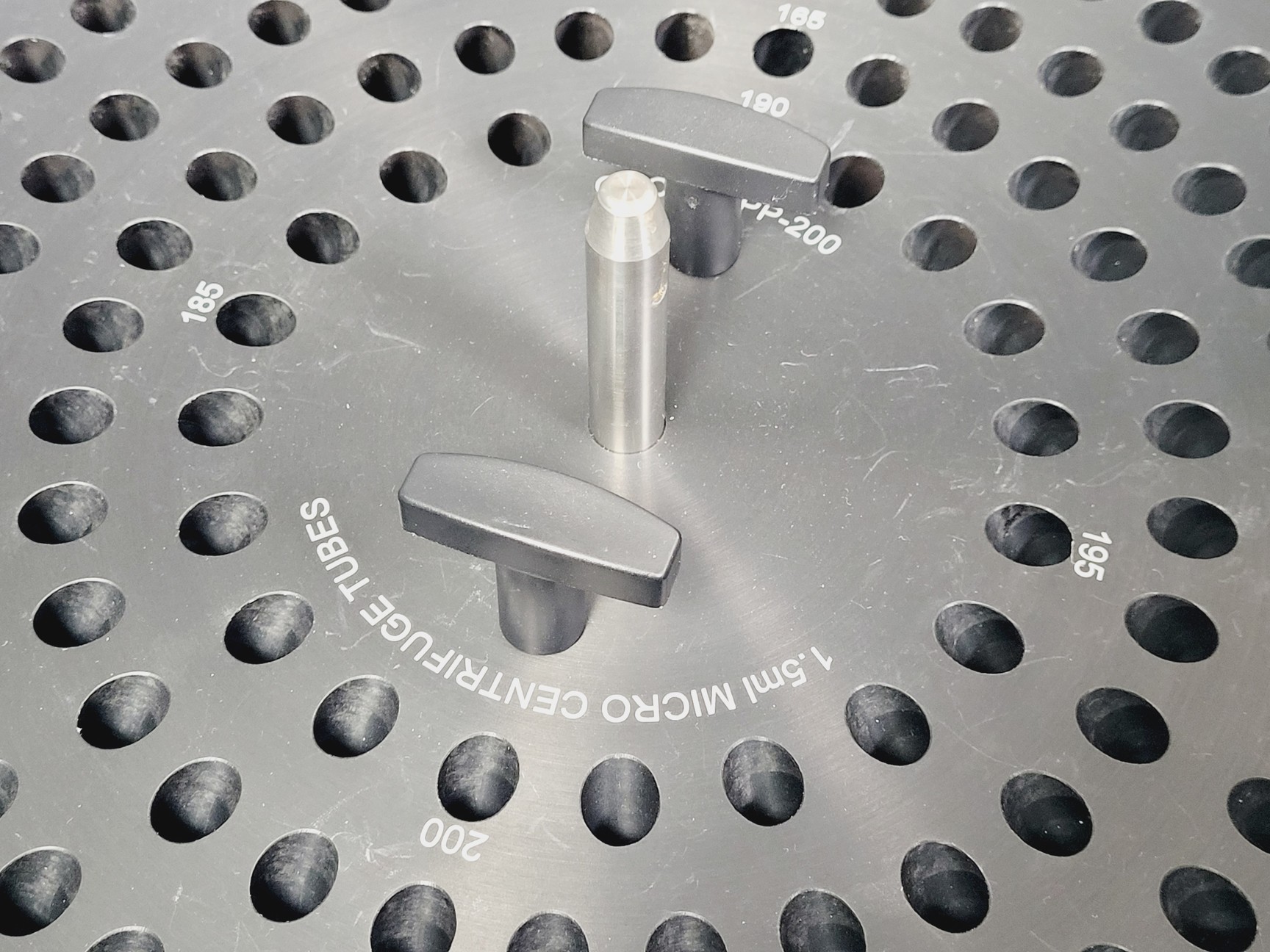 Image of GeneVac MiVac Quattro Concentrator & Pump System Lab