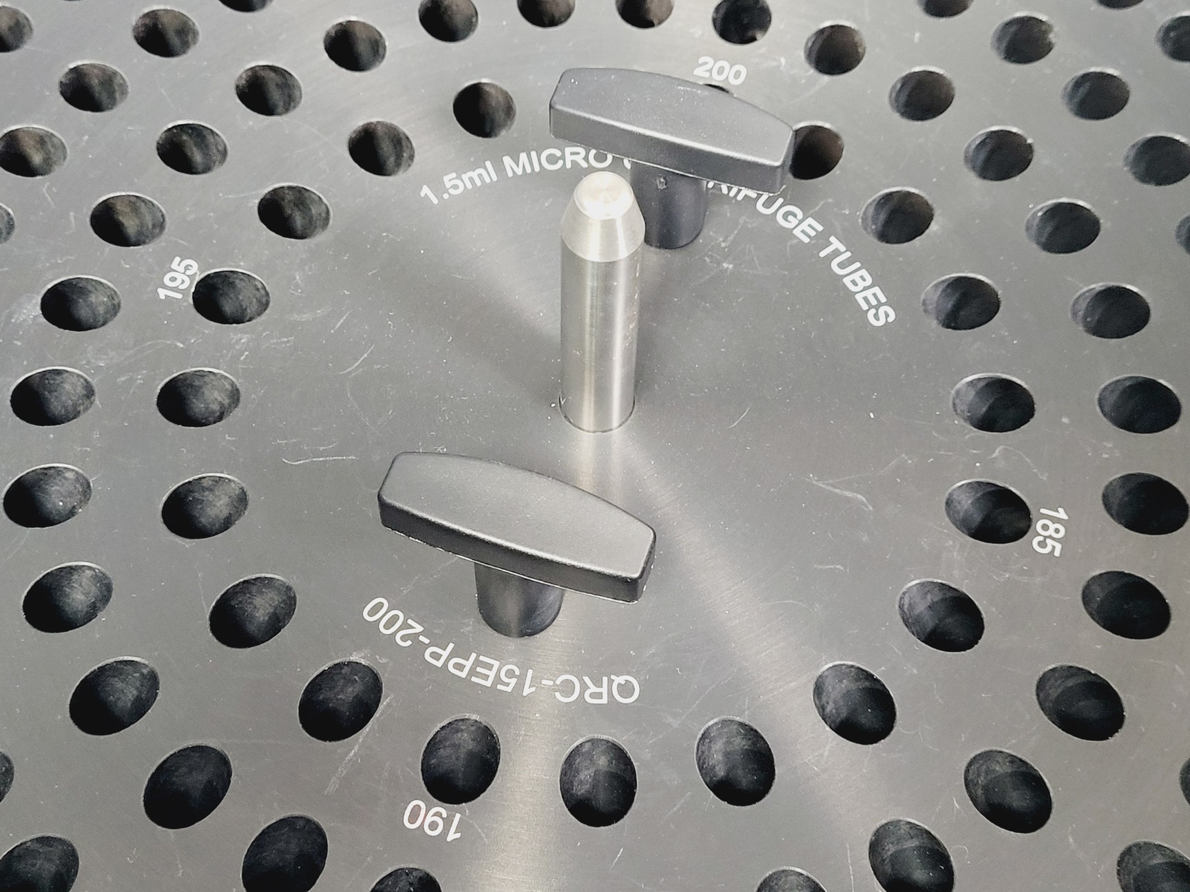 Image of GeneVac MiVac Quattro Concentrator & Pump System Lab