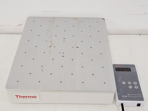 Image of Thermo Scientific MaxQ 2000 CO2 Plus Shaking Table Lab