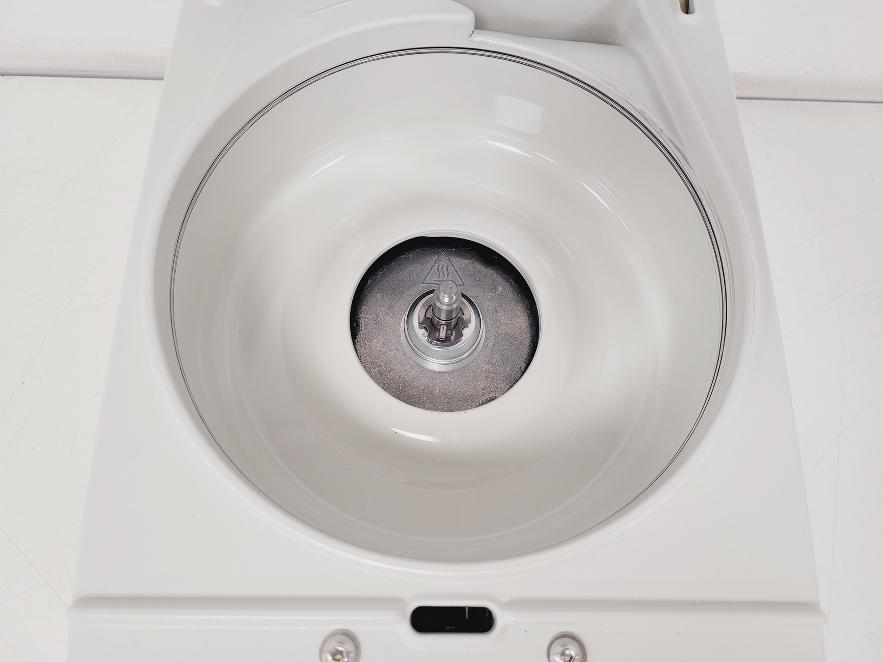 Image of VWR Microstar 17 Benchtop Centrifuge w/ Ch.500090 PP Rotor 14800 RPM Lab